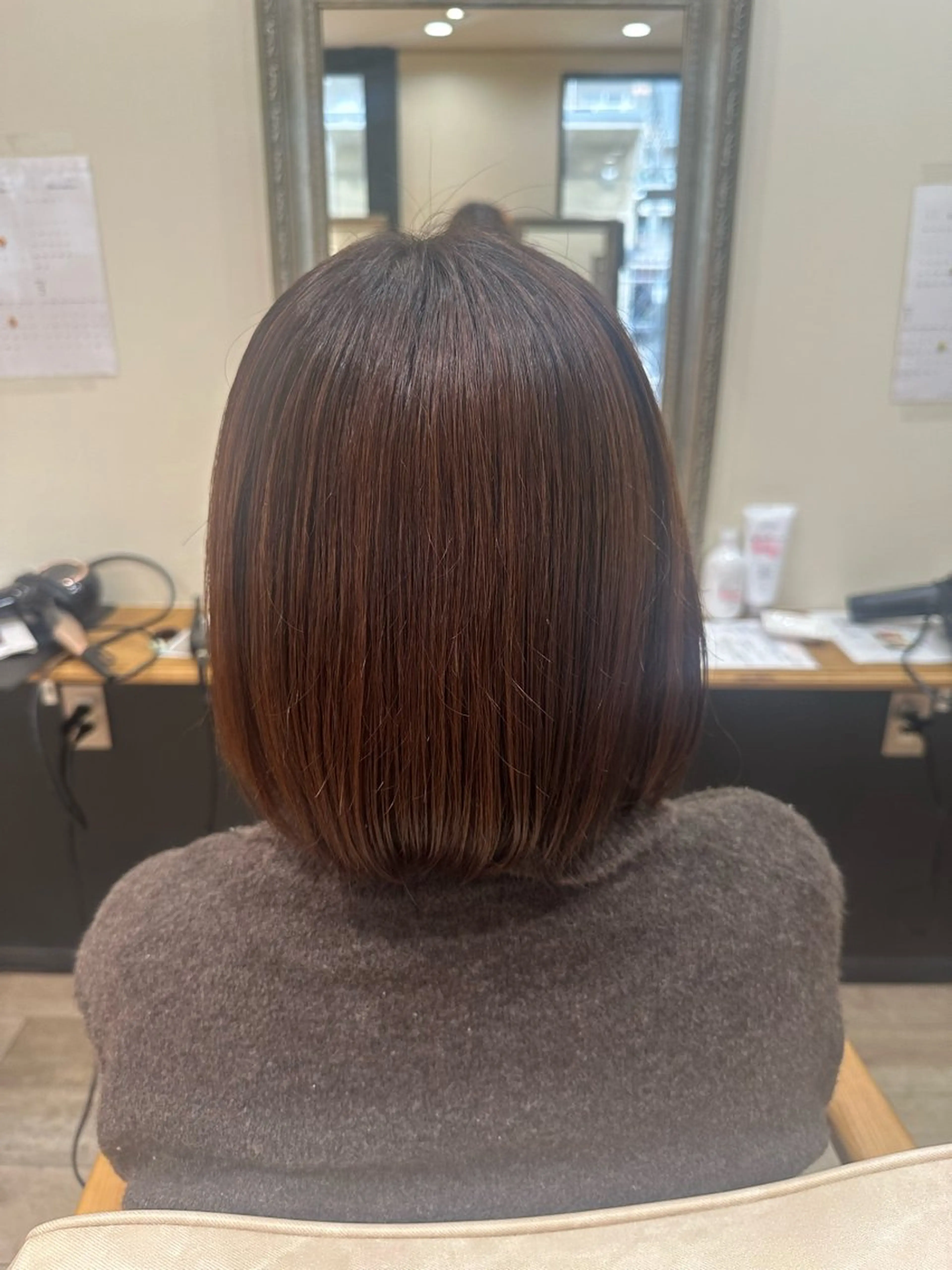 ミディアム カラー 生尾 虹水のヘアスタイル