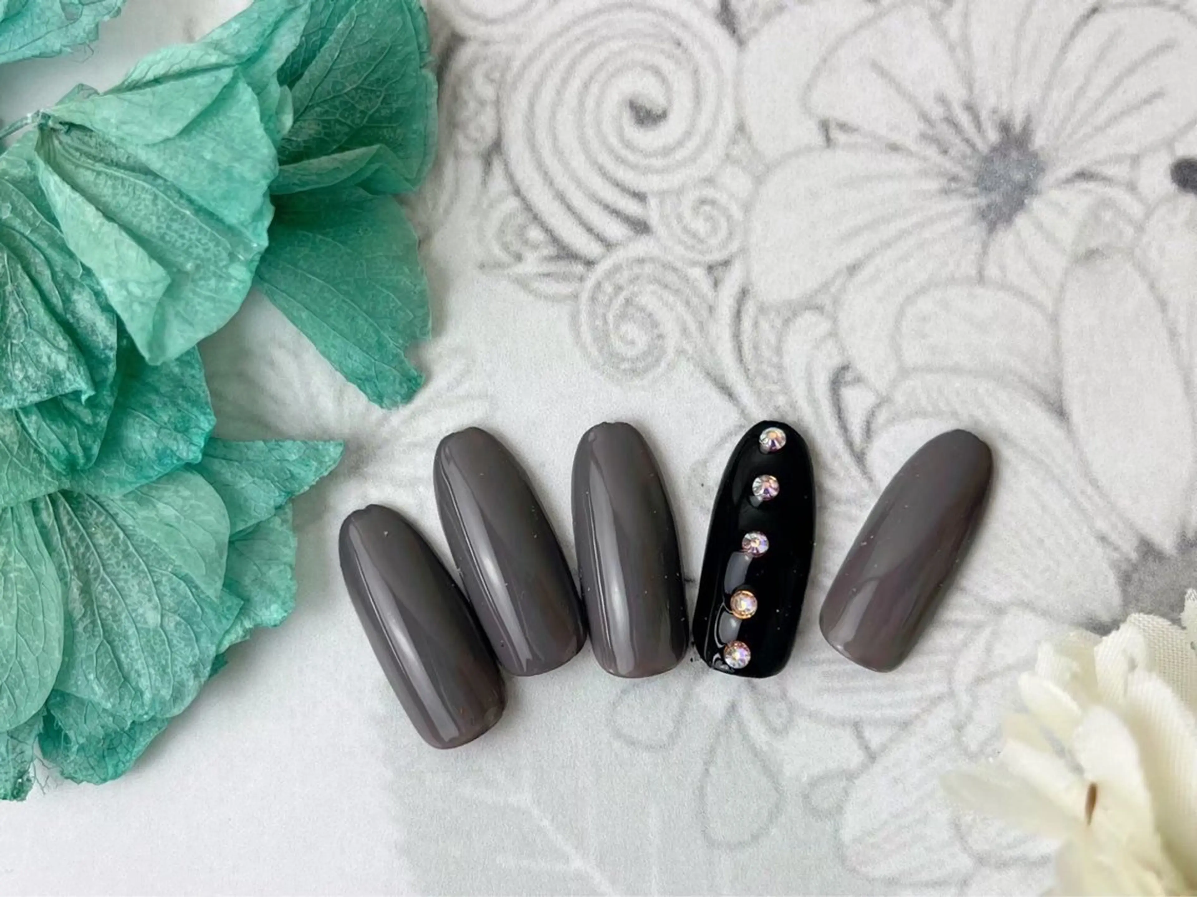 ネイル nailsalon MUZOrashika所属・林 亜衣のネイルデザイン