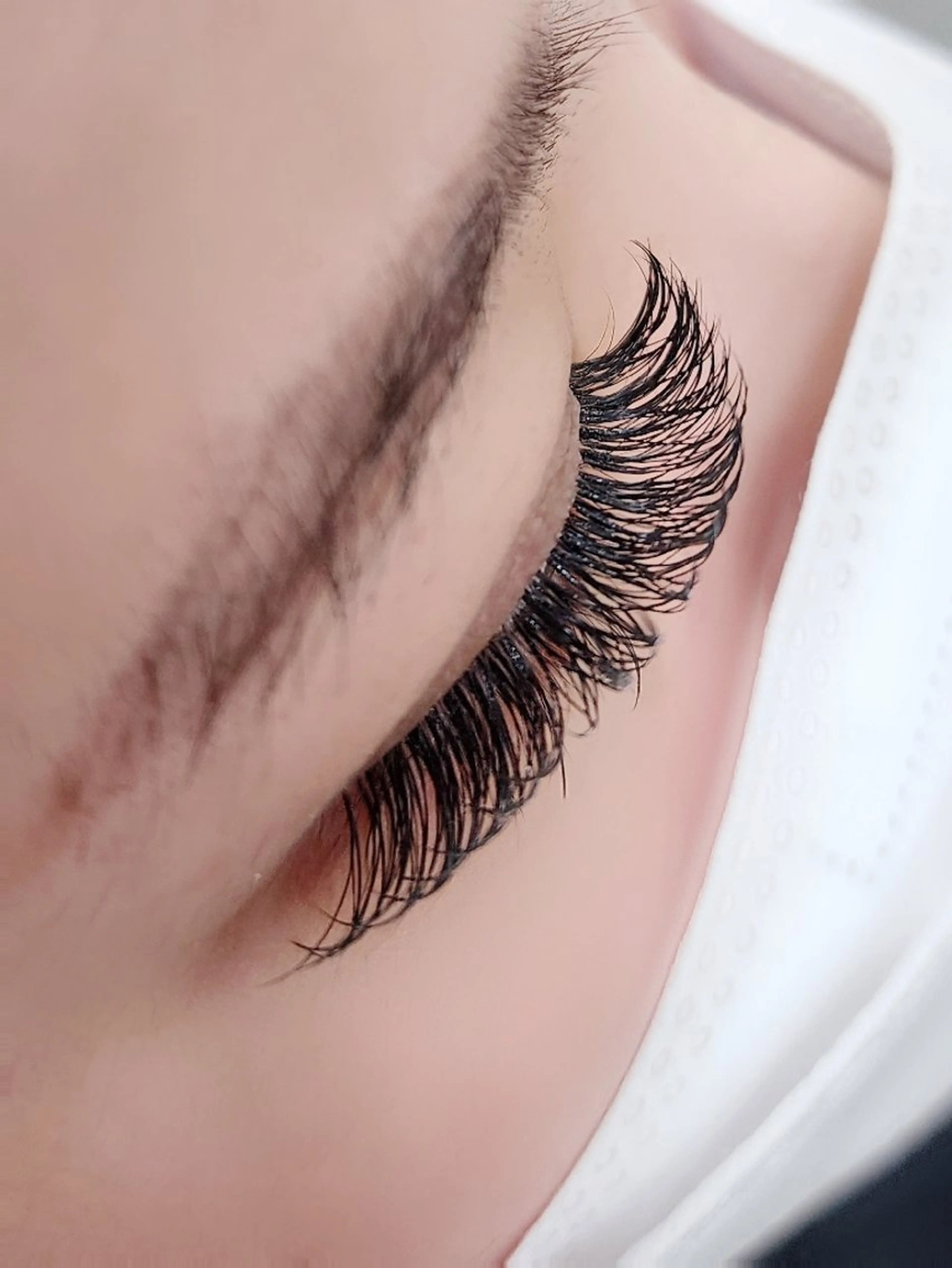 マツエク・マツパ 付け放題 バインドロック 束感まつ毛 カラーマツエク フラットラッシュ M salon アイラッシュ&ネイルのマツエク・マツパデザイン