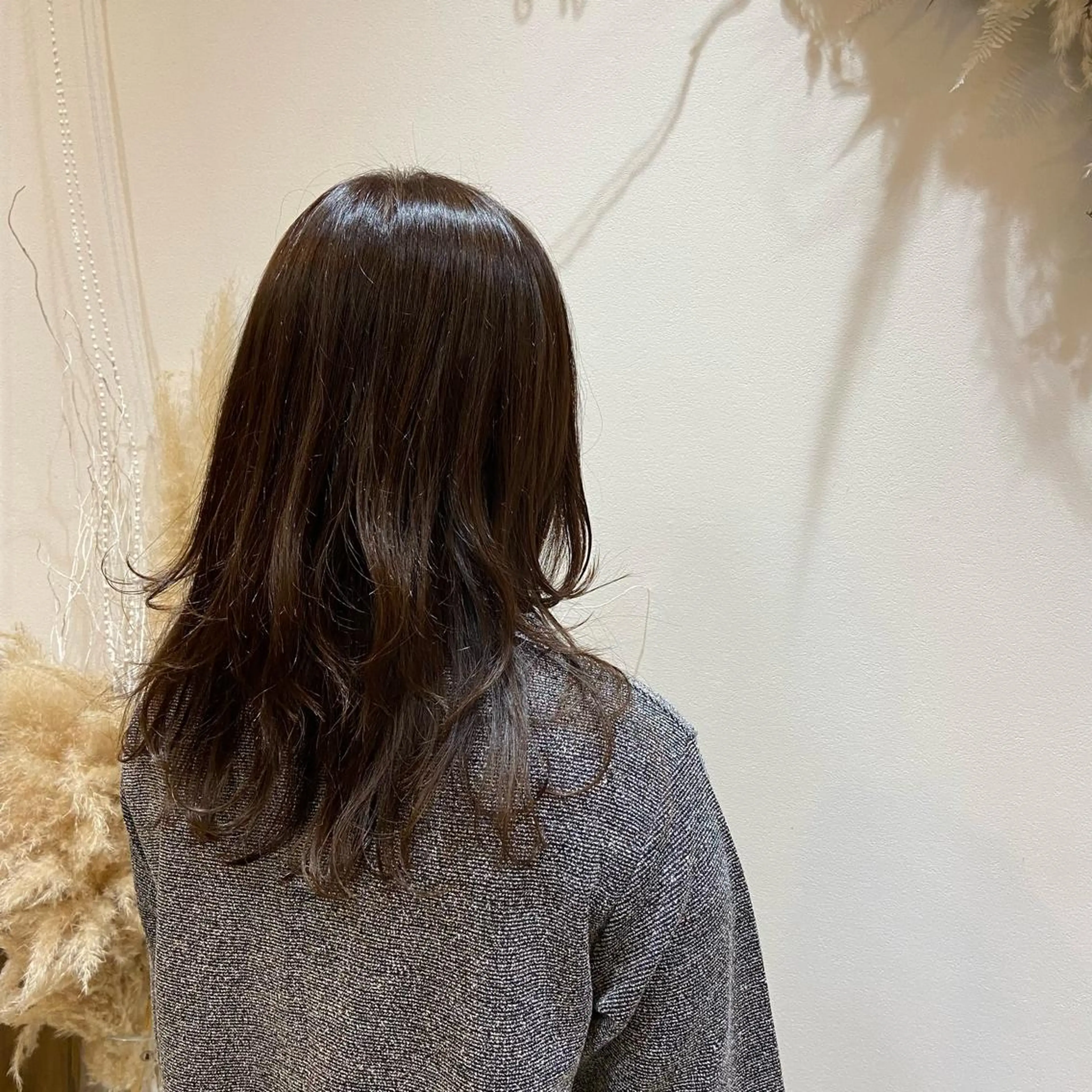 セミロング レイヤーカット 松本 玲菜のヘアスタイル