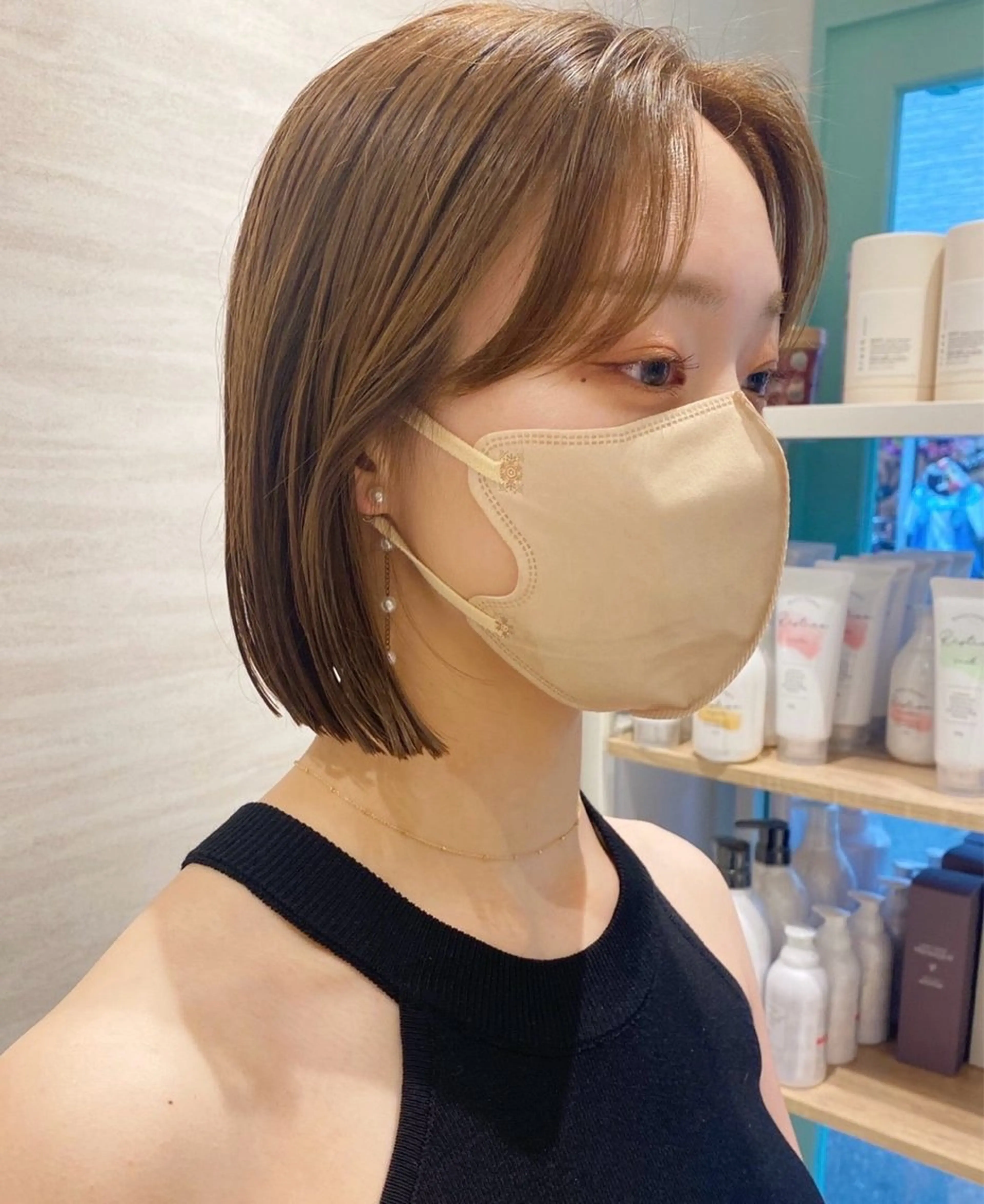 ミディアム カラー アッシュ ベージュカラー 透明感カラー ボブ 顔まわりレイヤー カット ヘアカラー F． 〜エフ．〜中崎町のヘアスタイル