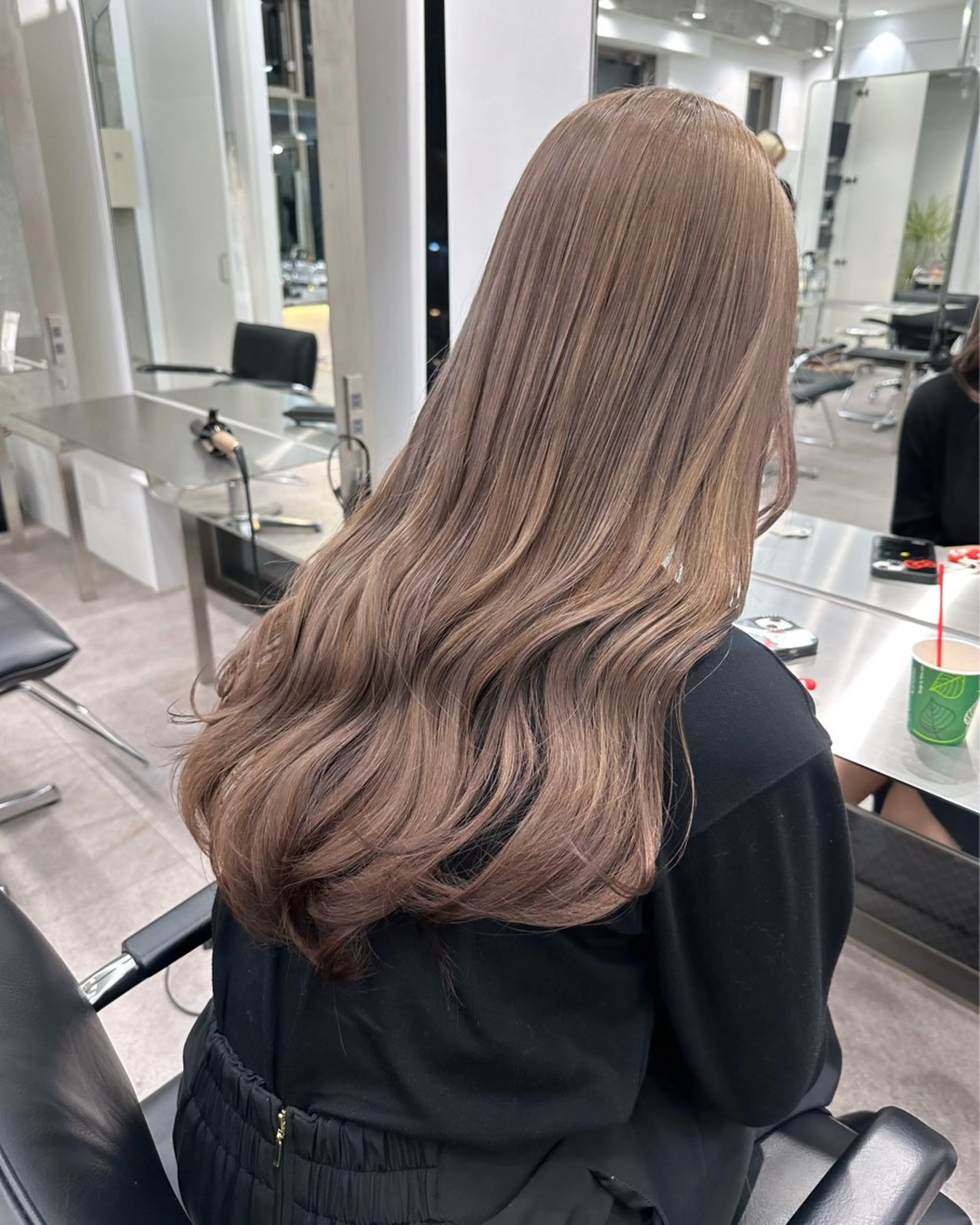 ロング カラー ベージュカラー ブリーチ ダブルカラー ハイトーンカラー ミルクティーベージュ ❣️本日ショート カット大募集❣️のヘアスタイル