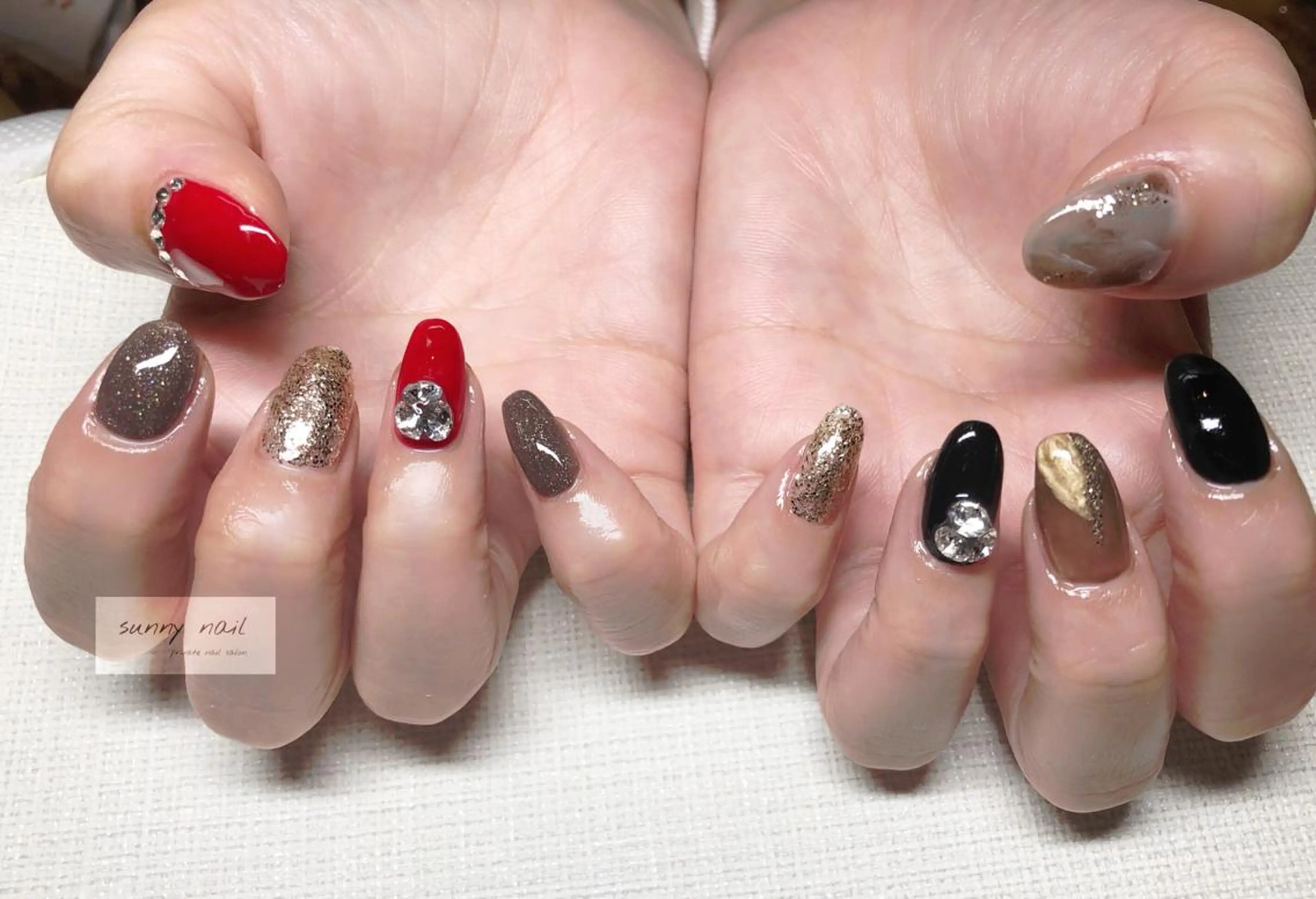 ネイル ジェルネイル キラキラネイル おそろいネイル ニュアンスネイル パラジェル sunny nailのネイルデザイン