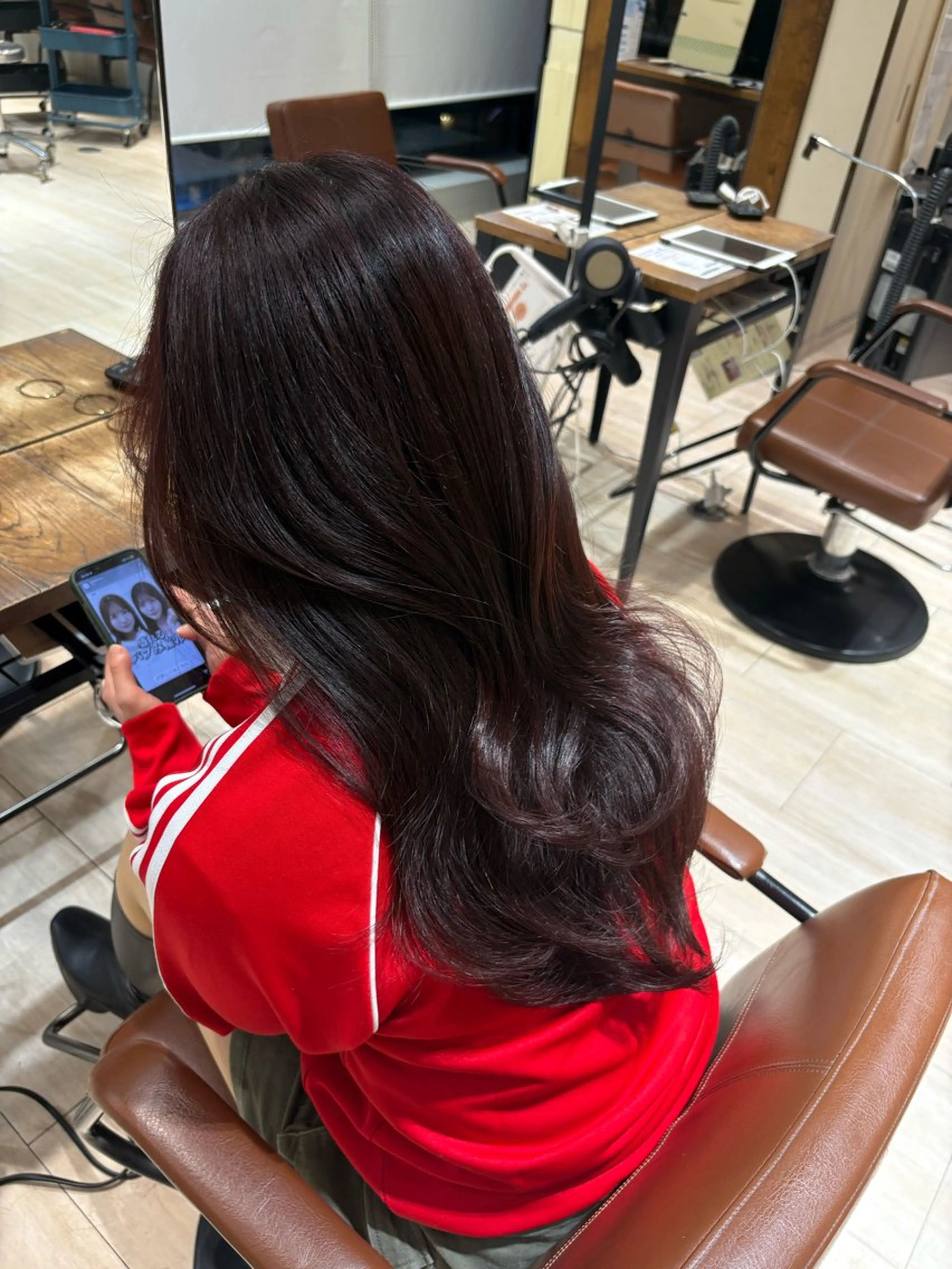 ロング カラー 足立 遥奈のヘアスタイル