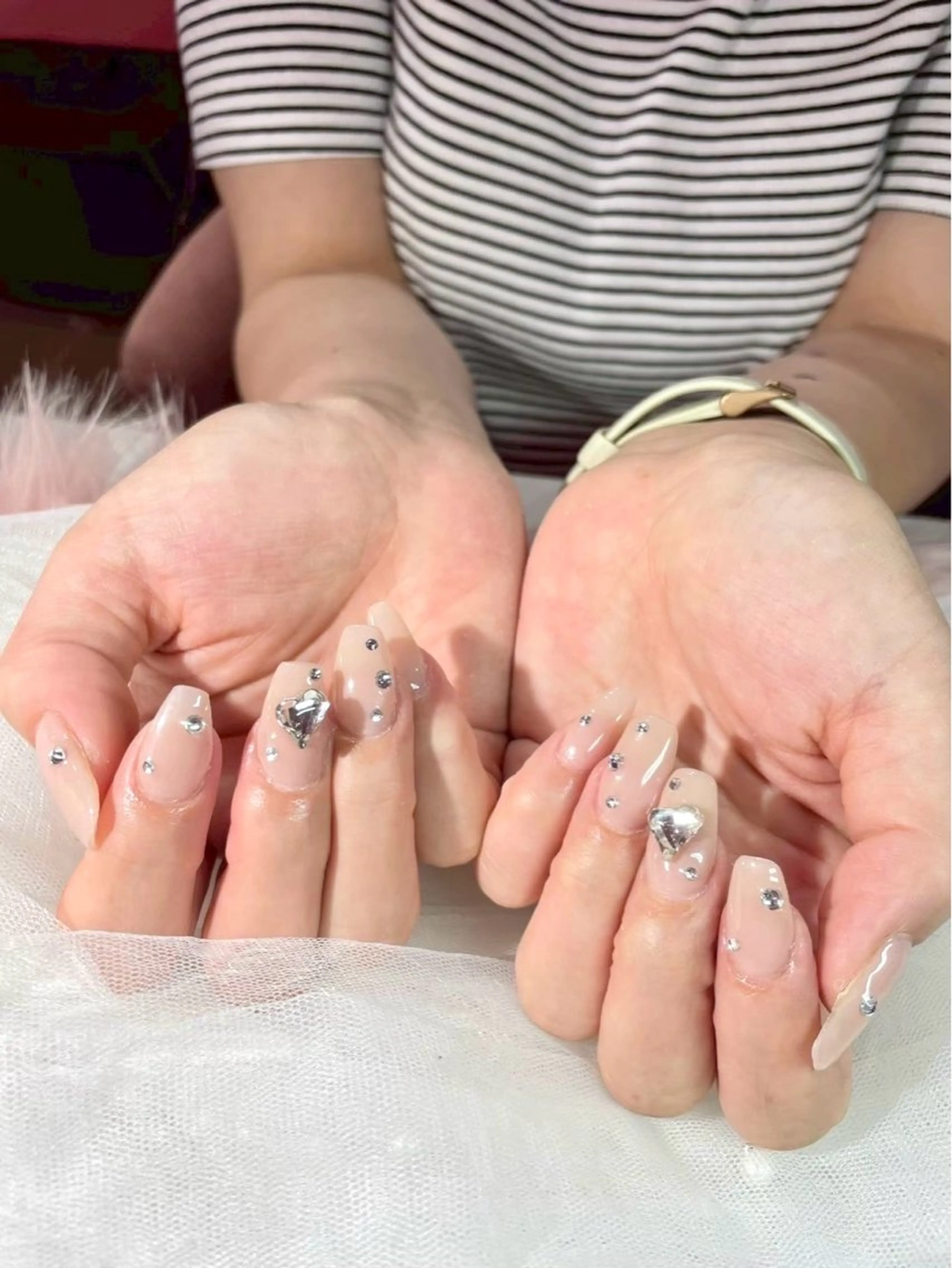 ネイル ネイルチップ ロエ所属・Lowé いちごのネイルデザイン