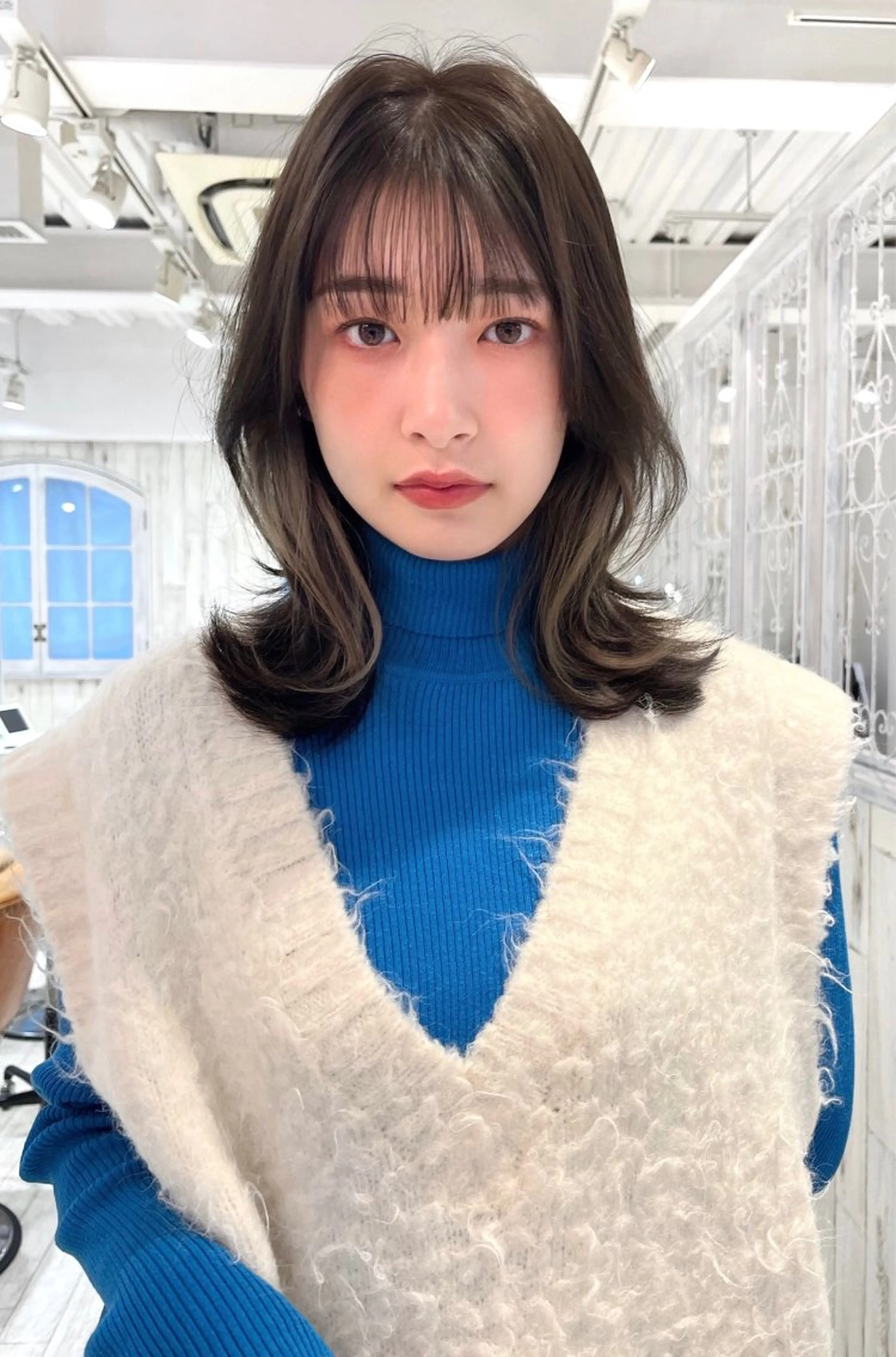 ミディアム カラー インナーカラー くびれヘア 顔まわりレイヤー 韓国風ヘア レイヤーカット 【韓国ヘア×透明感 カラー】笹谷 莉未のヘアスタイル