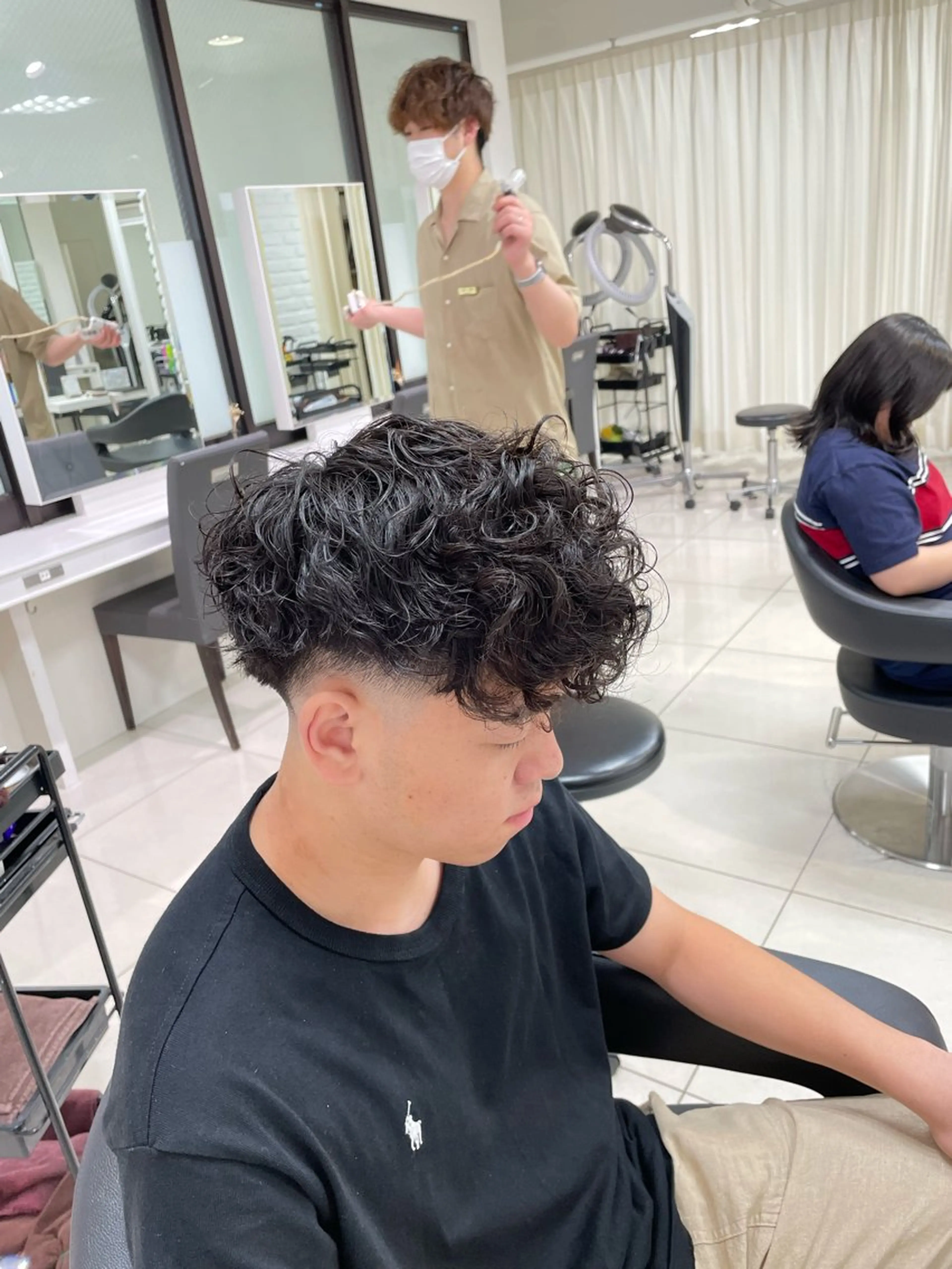 ショート パーマ メンズ スペインカール カット パーマ トリートメント フェザーパーマ職人 🪶ryosukeのヘアスタイル