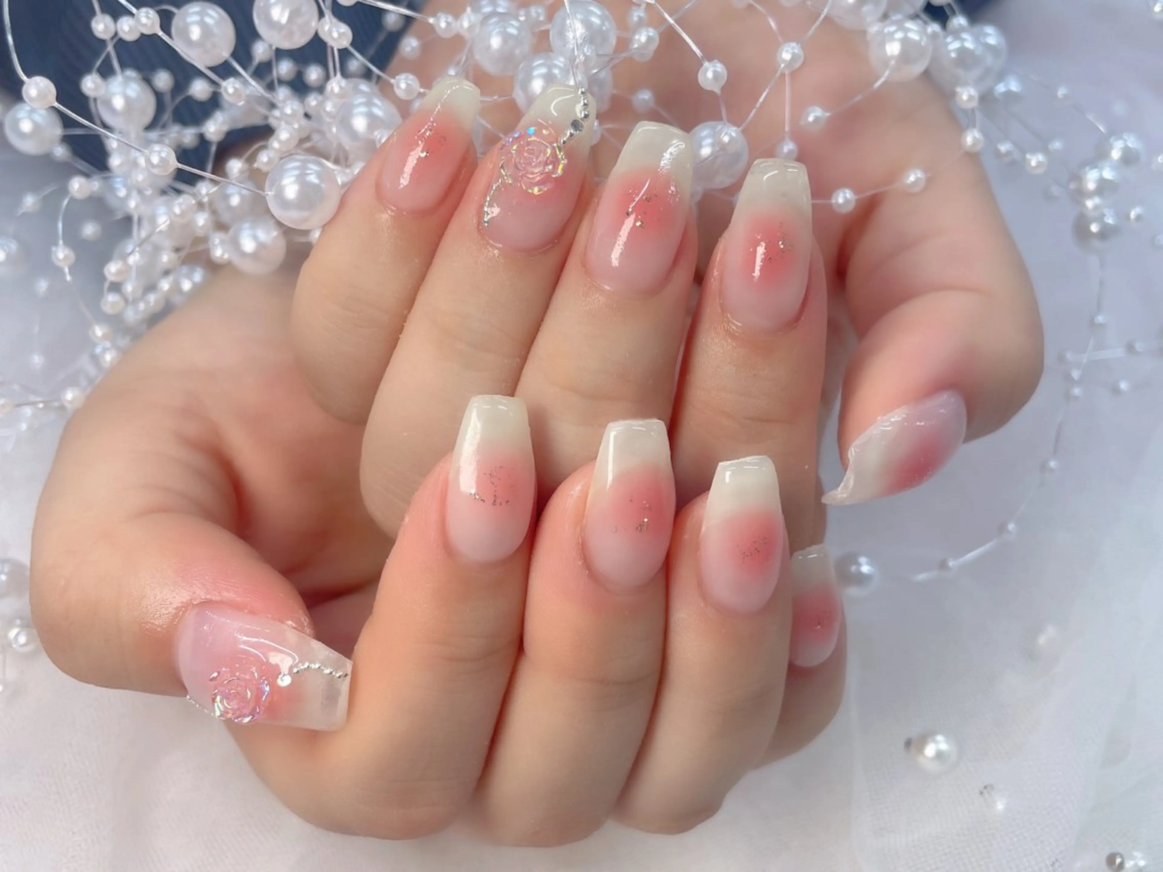 ネイル 長さ出し フラッシュネイル フレンチネイル キラキラネイル ラメ(グリッター) Chouette ここのネイルデザイン