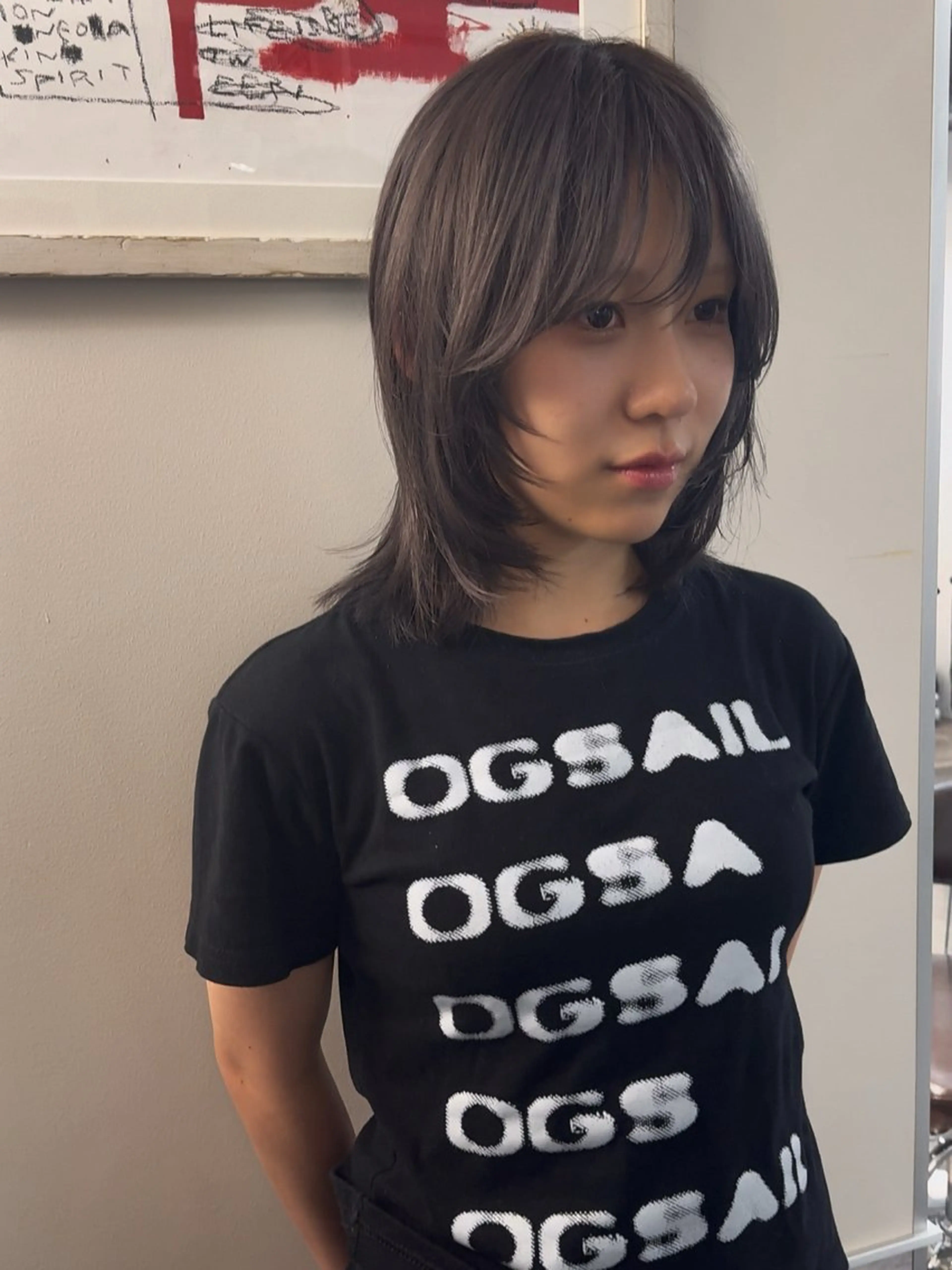 ミディアム カラー ミディアムレイヤー ブリーチ 透明感カラー グレージュ レイヤーカット カット ヘアカラー トリートメント ハイトーン/デザイン 新宿🦭戸羽のヘアスタイル
