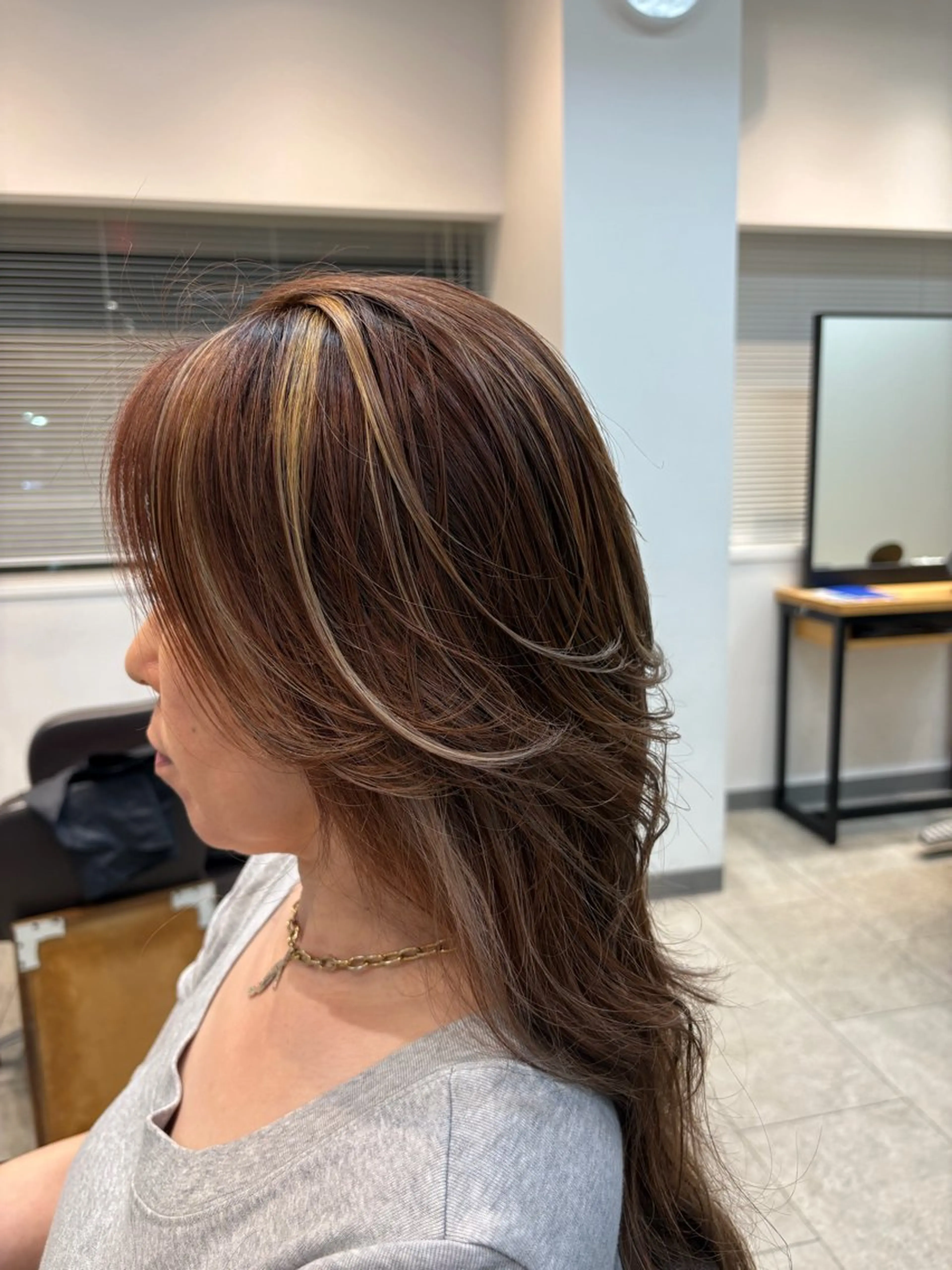 ロング ハイライト ヘアカラー neaf 六本木店所属・六本木🫧ハイライト 望月彩音のヘアスタイル