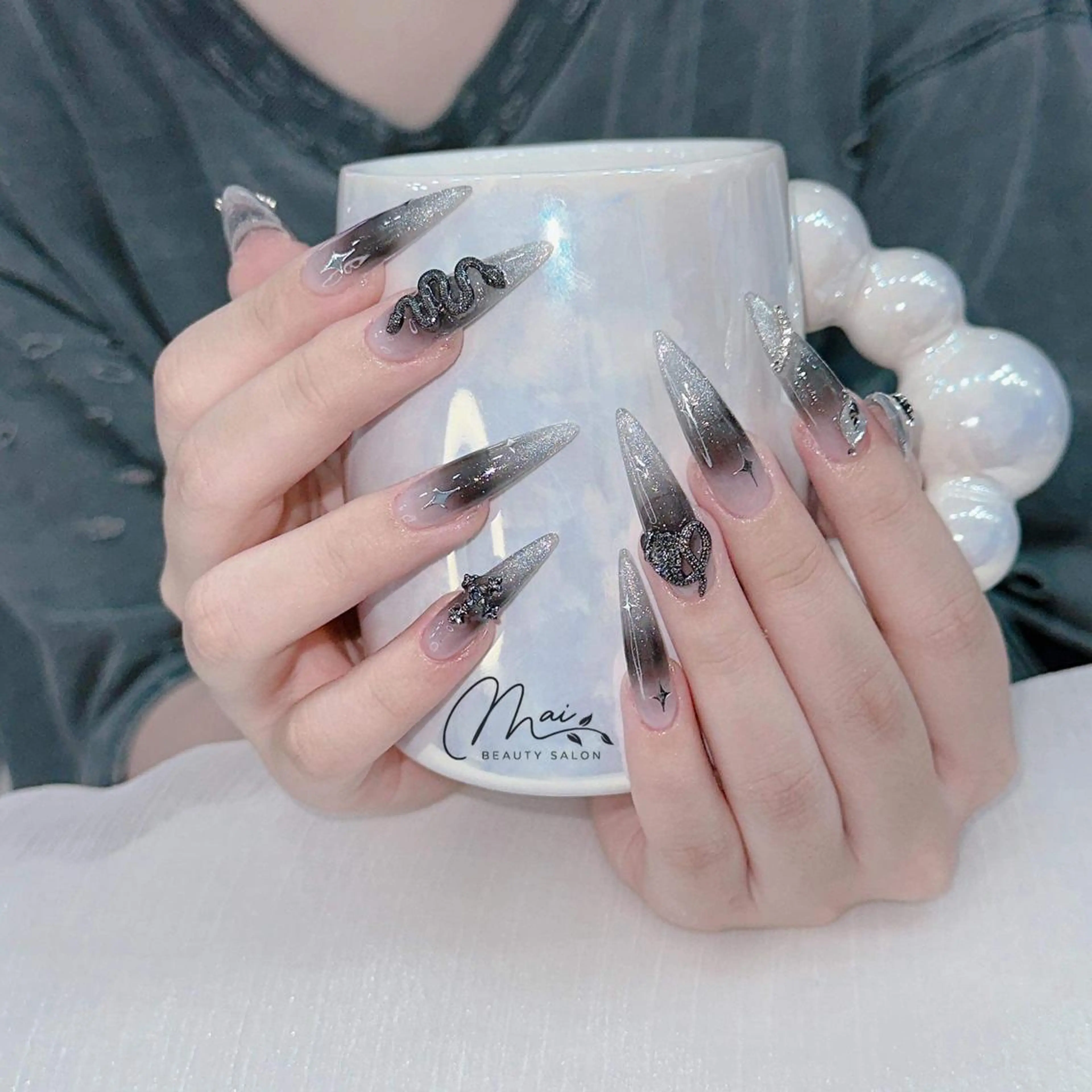 ネイル チークネイル フラッシュネイル フットネイル ジェルネイル マグネットネイル MaiBeauty DanHiのネイルデザイン