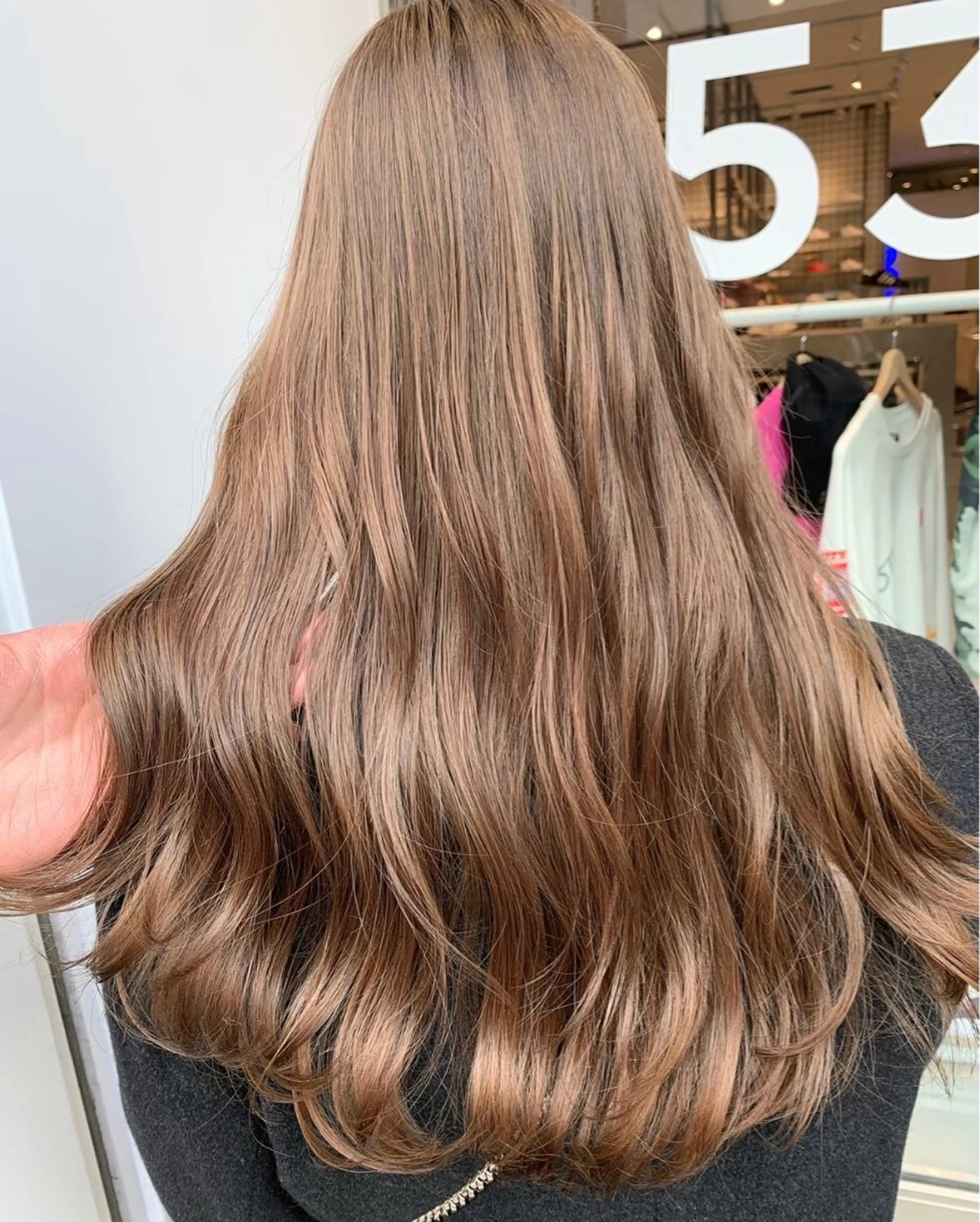 ロング カラー ベージュカラー ブリーチ ケアブリーチ ダブルカラー ハイトーンカラー ヘアカラー トリートメント olino/西田辺 エフェクトブリーチのヘアスタイル