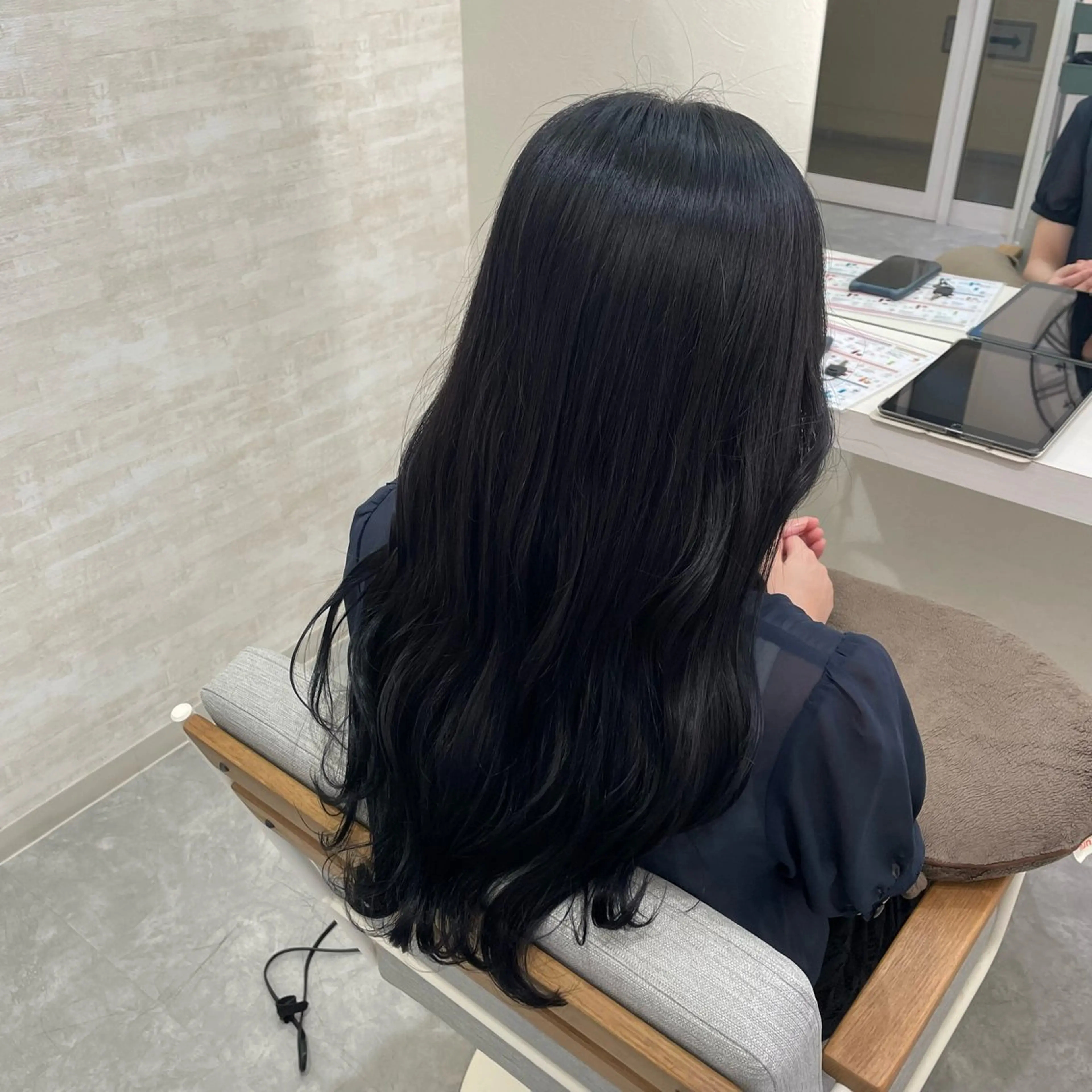 セミロング カラー 黒髪 ブルーカラー ブルーブラック 透明感カラー 韓国風ヘア カット ヘアカラー トリートメント 髪質改善&ヘアケア /菊池琉那のヘアスタイル