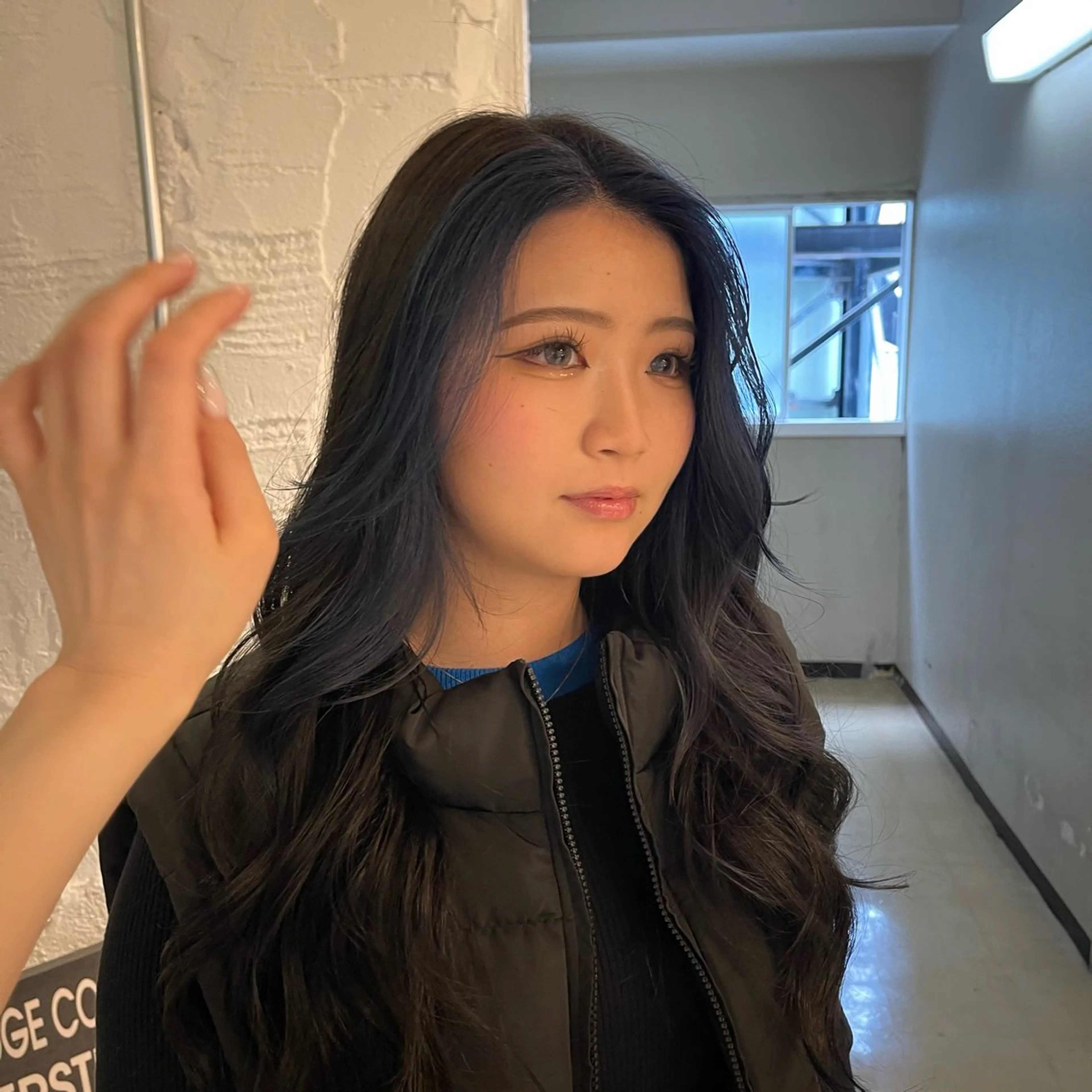 ロング カラー ヘアカラー トリートメント lunty miichiのヘアスタイル