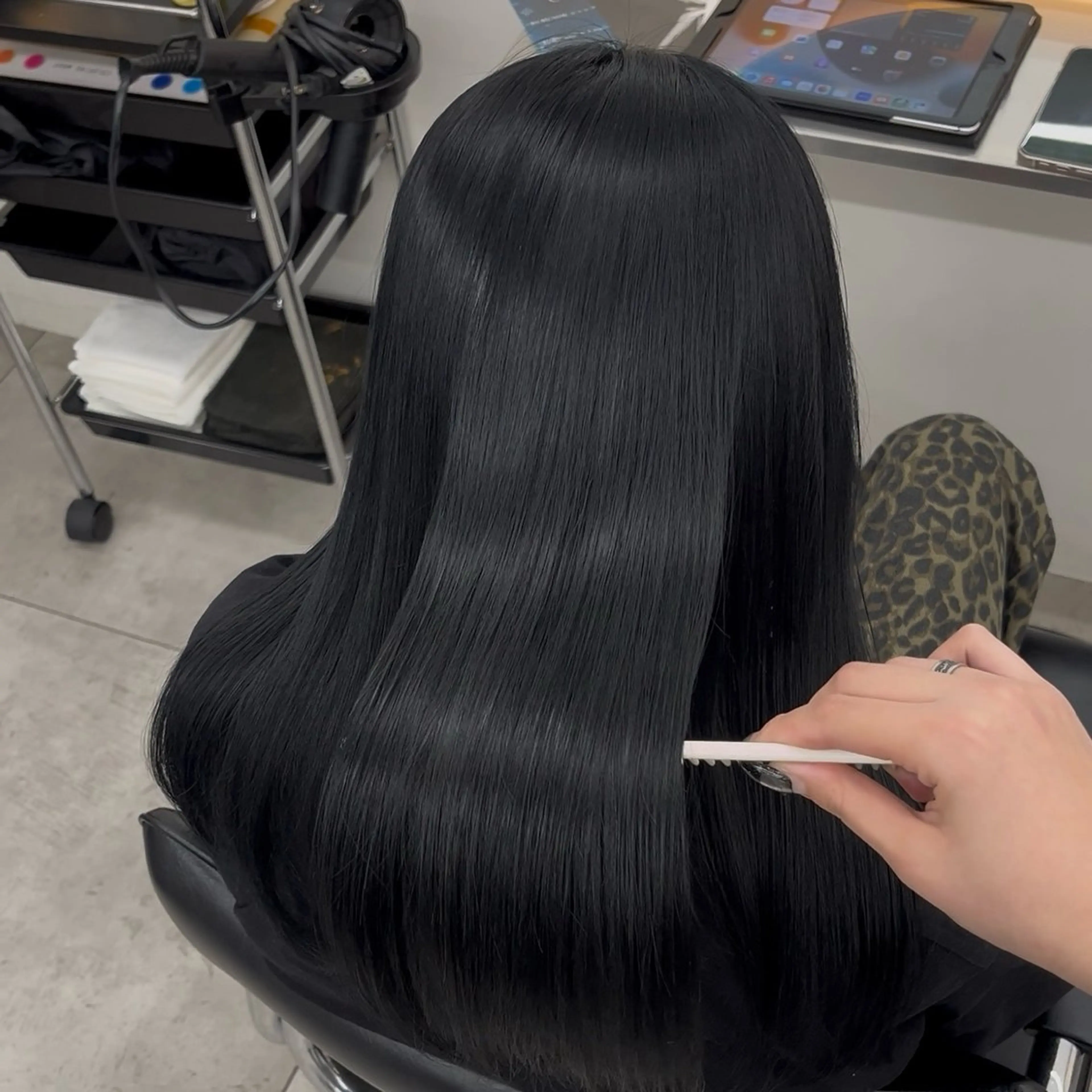 セミロング カット ヘアカラー トリートメント ☘️艶カラー➕ レイヤー maya☘のヘアスタイル