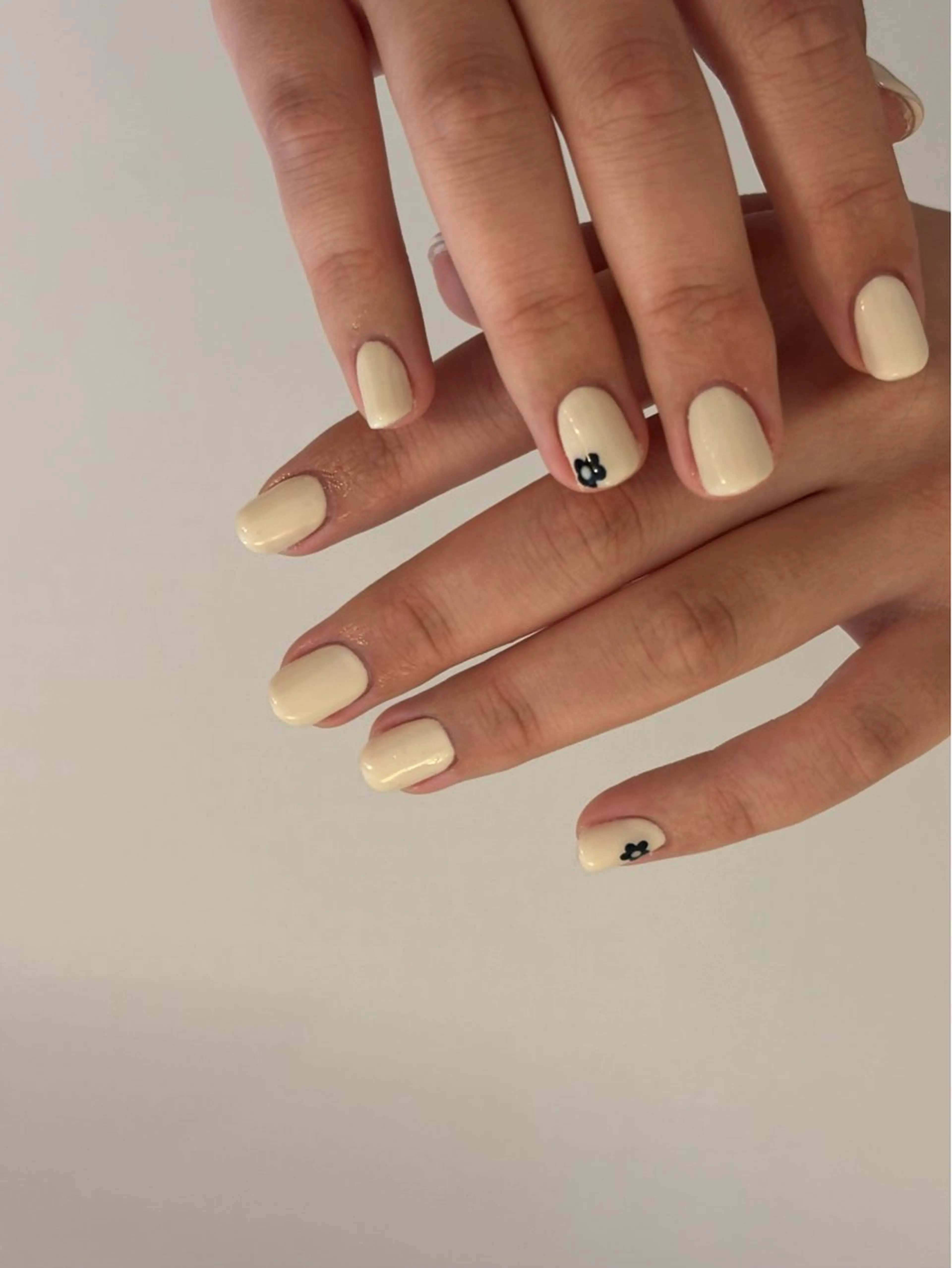 ネイル ネイビー シンプルネイル ハンドネイル Elio所属・Elio 国泰寺のネイルデザイン