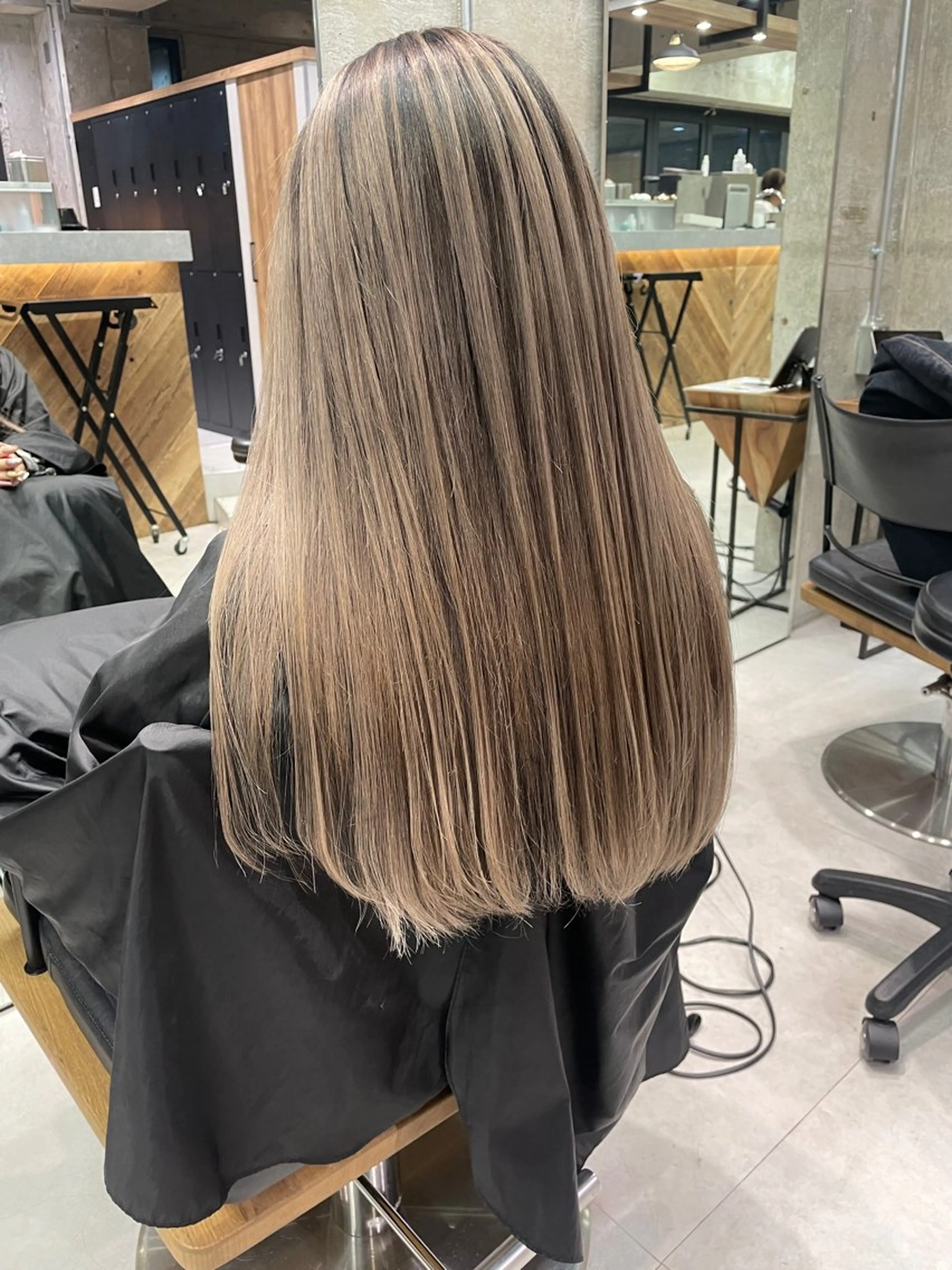 ロング カラー バレイヤージュ ベージュカラー 外国人風カラー レイヤーカット ヘアカラー トリートメント 🌺KANA🇺🇸 海外トレンドヘアのヘアスタイル
