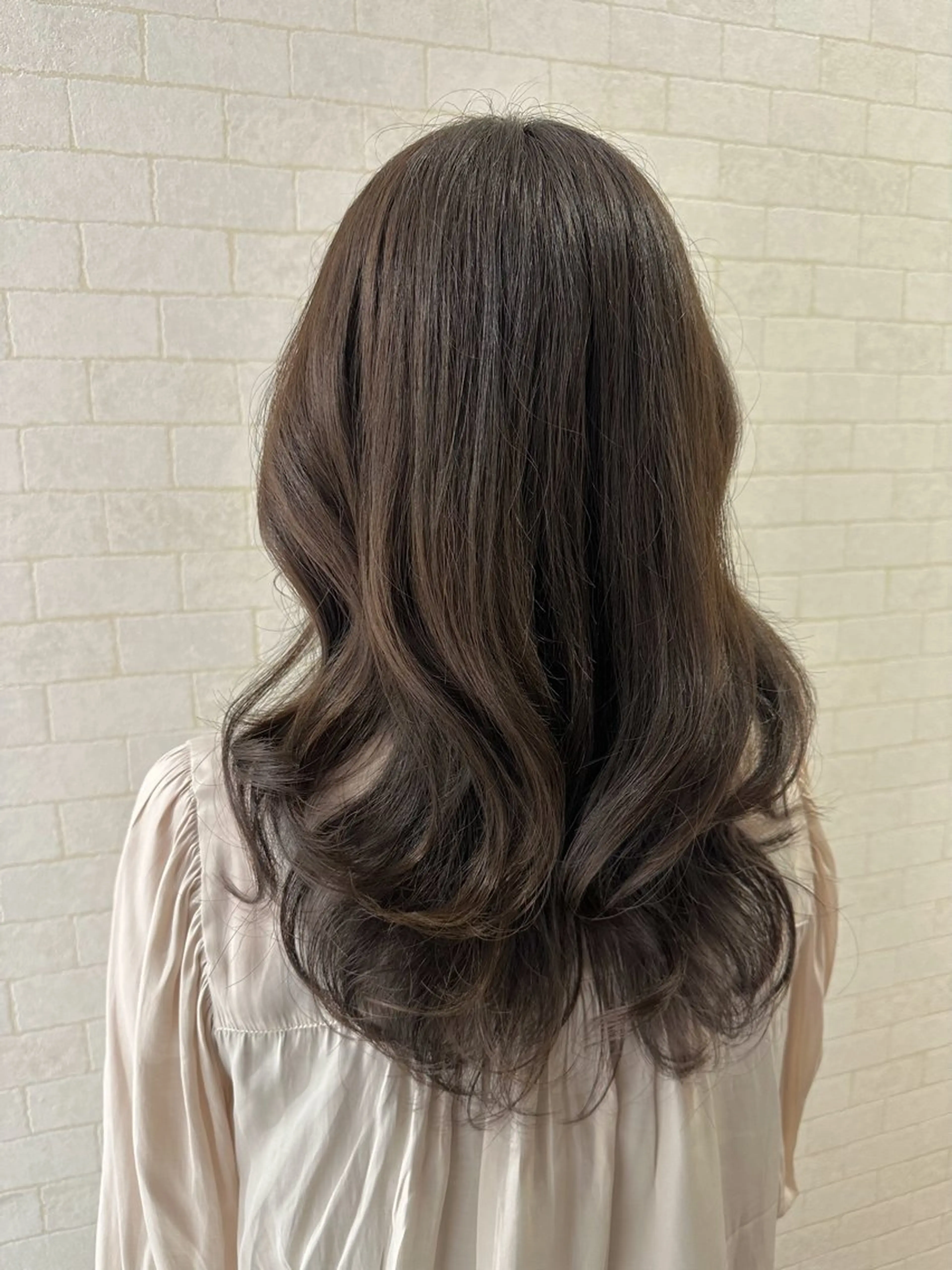 ロング カラー ブリーチ 透明感カラー ダブルカラー ブリーチなしカラー 顔まわりレイヤー 大人レイヤー& 透明感カラー💄のヘアスタイル