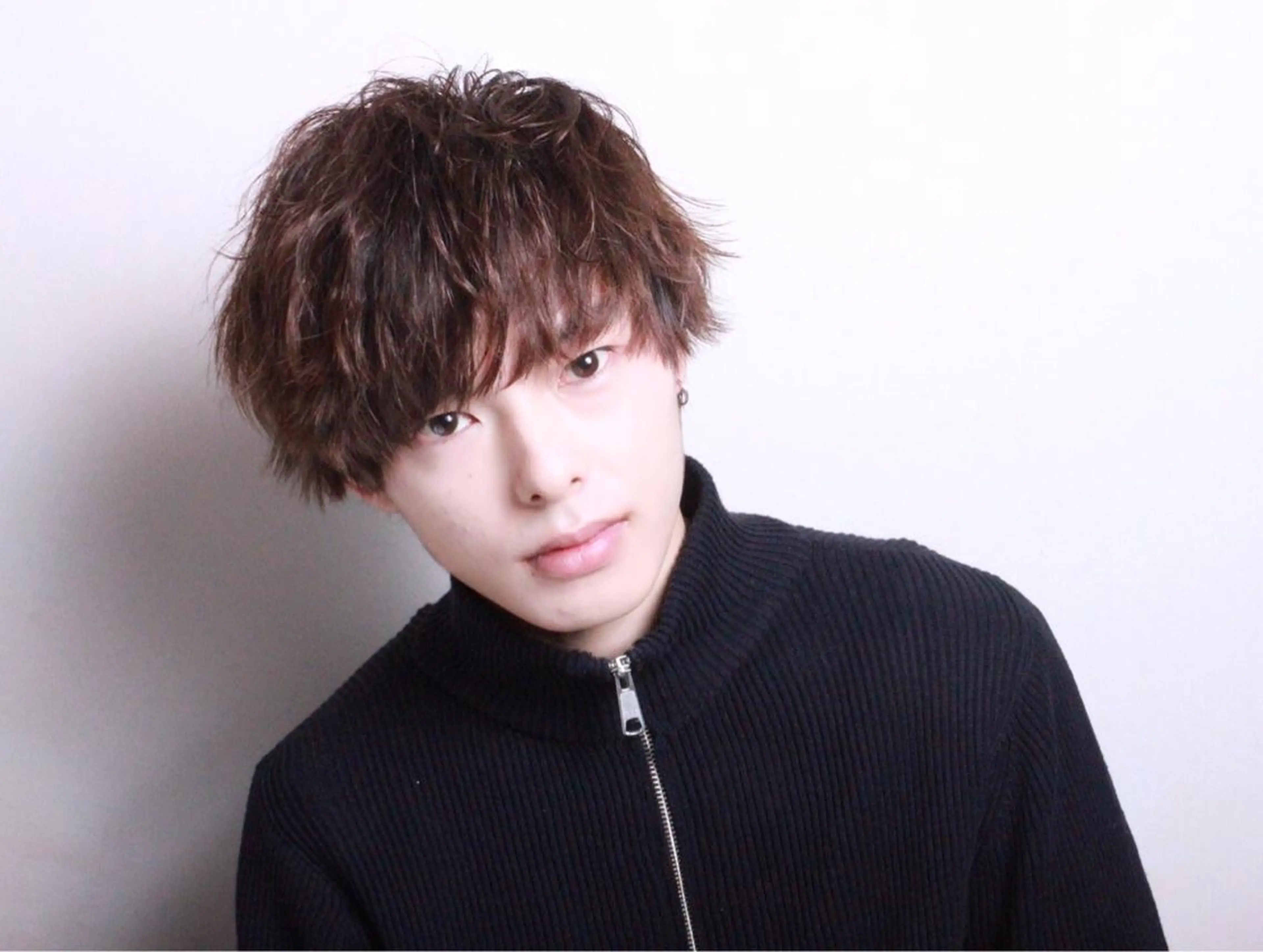 パーマ メンズ カット ヘアカラー 映える顔周りカット ♥️韓国ヘア"ちぇるのヘアスタイル