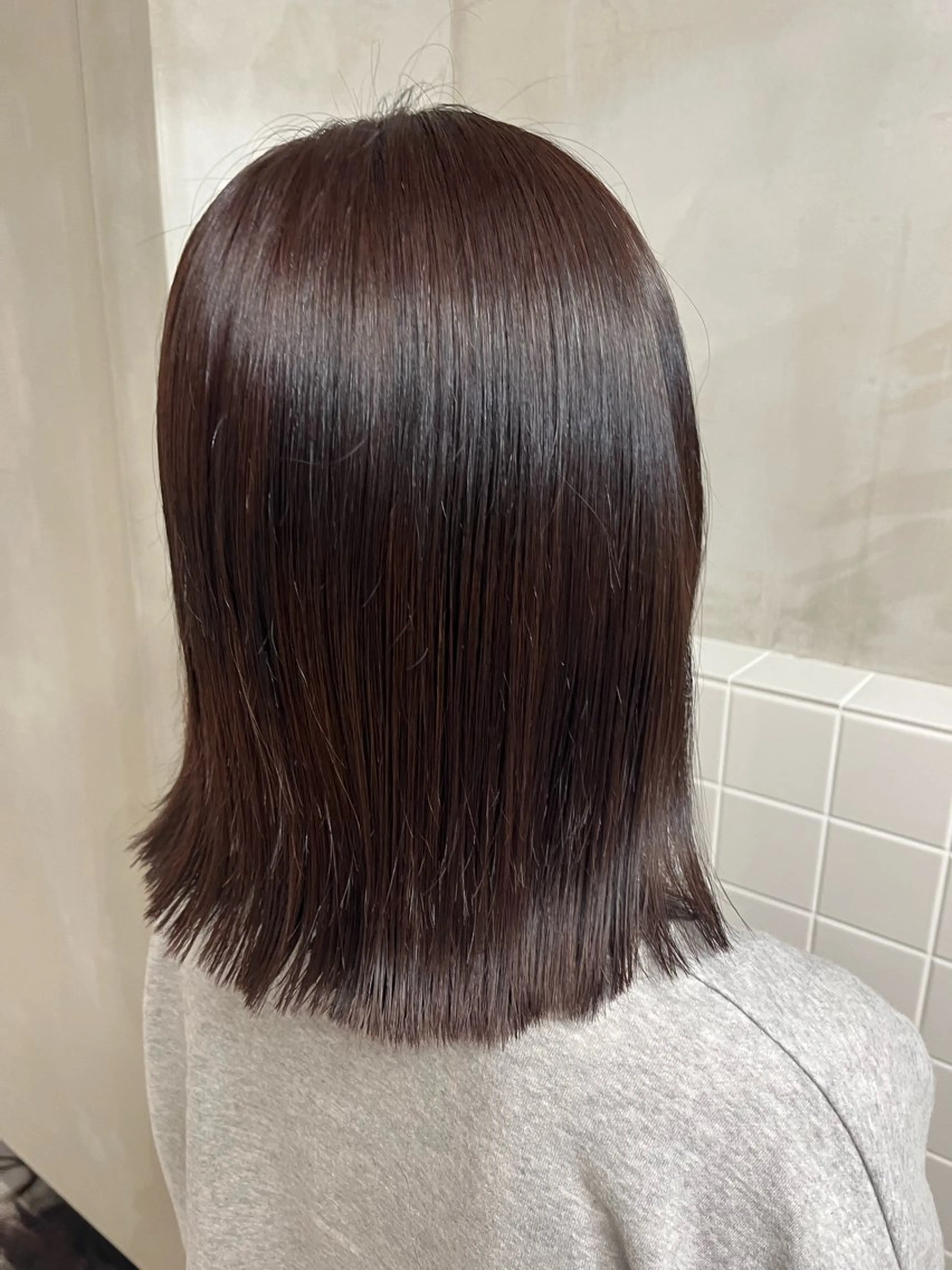 ミディアム ピンクブラウン anon Loemのヘアスタイル