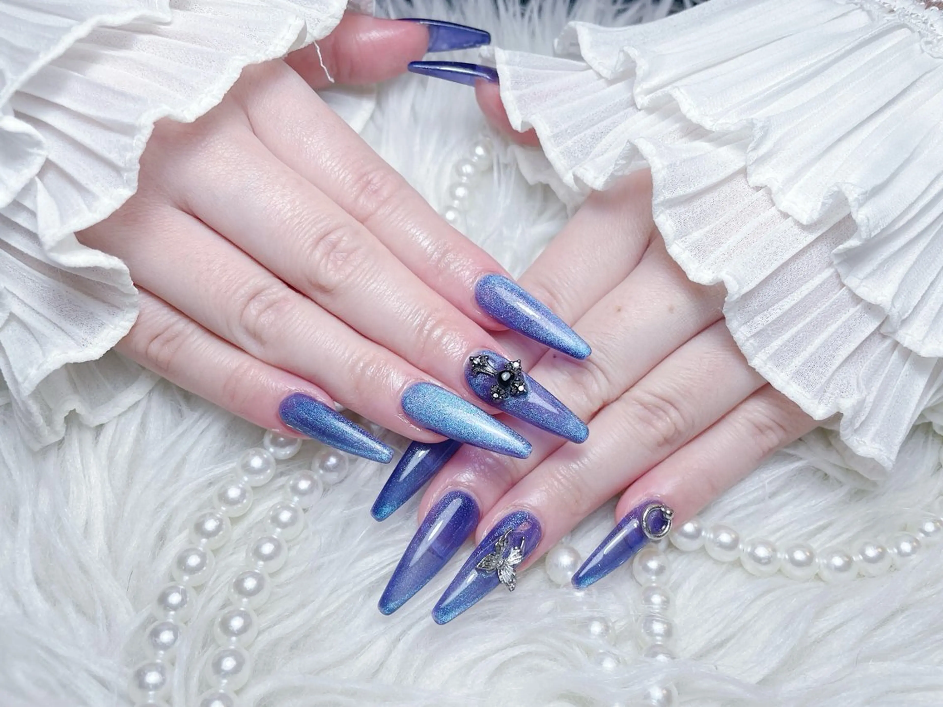 ネイル チークネイル 長さ出し フラワーネイル フレンチネイル ガーリー ハンドネイル NEW NAIL所属・NEW NAIL 池袋のネイルデザイン