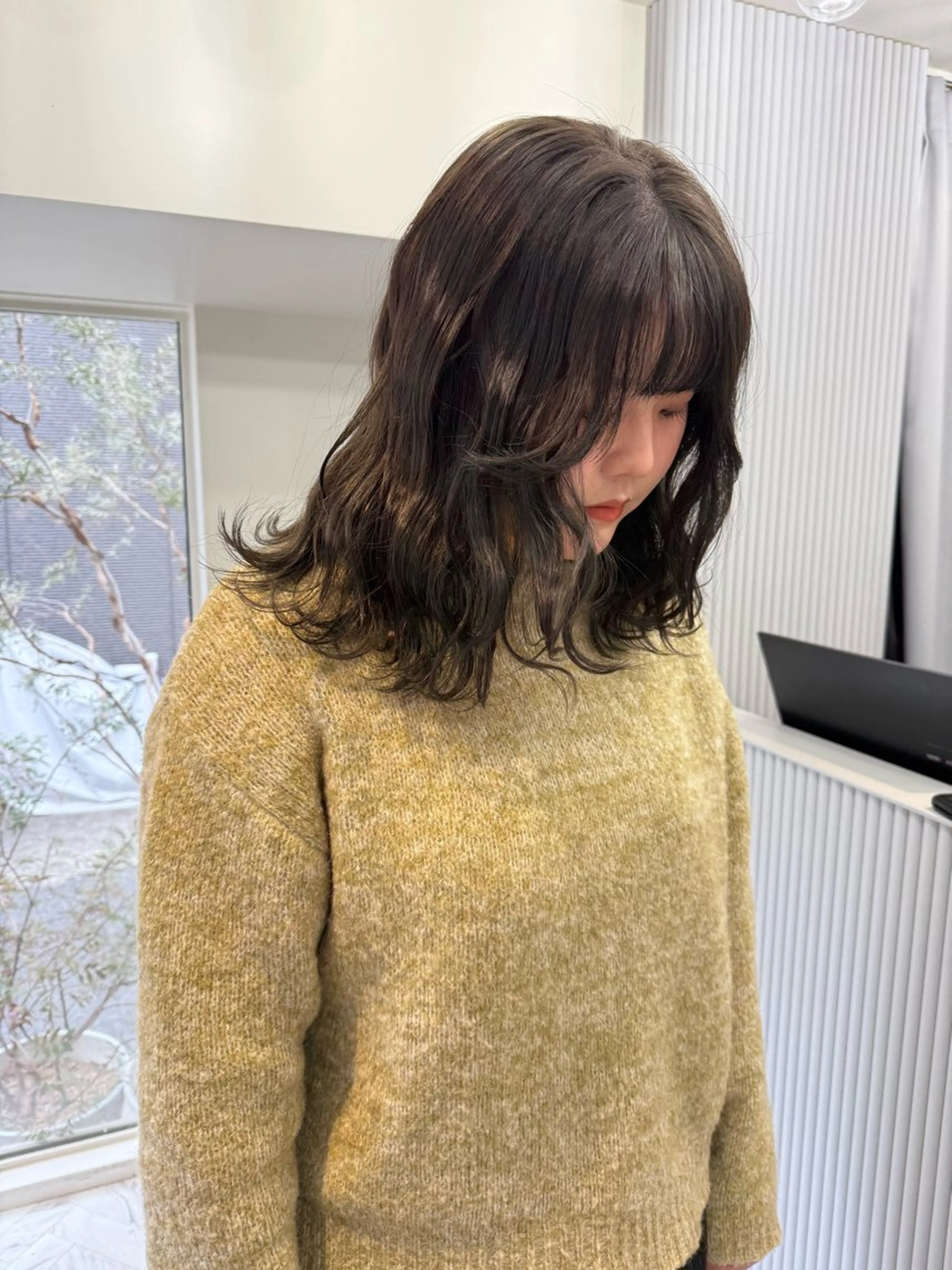 ミディアム カラー ミルクティー× グレージュMOMOのヘアスタイル