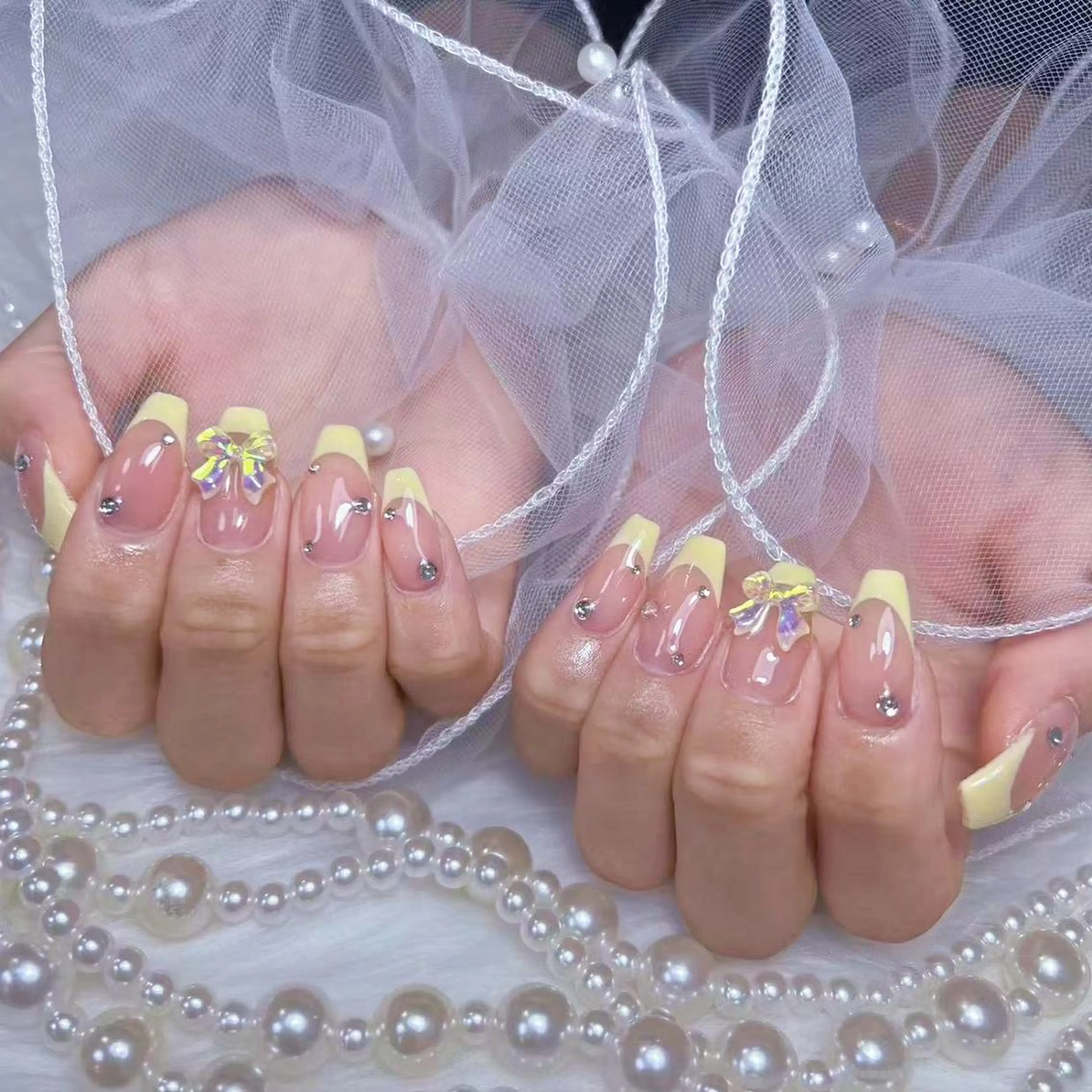 ネイル アートネイル オーロラネイル ガーリー キラキラネイル 韓国ネイル ハンドネイル DIAMOND 💅のネイルデザイン
