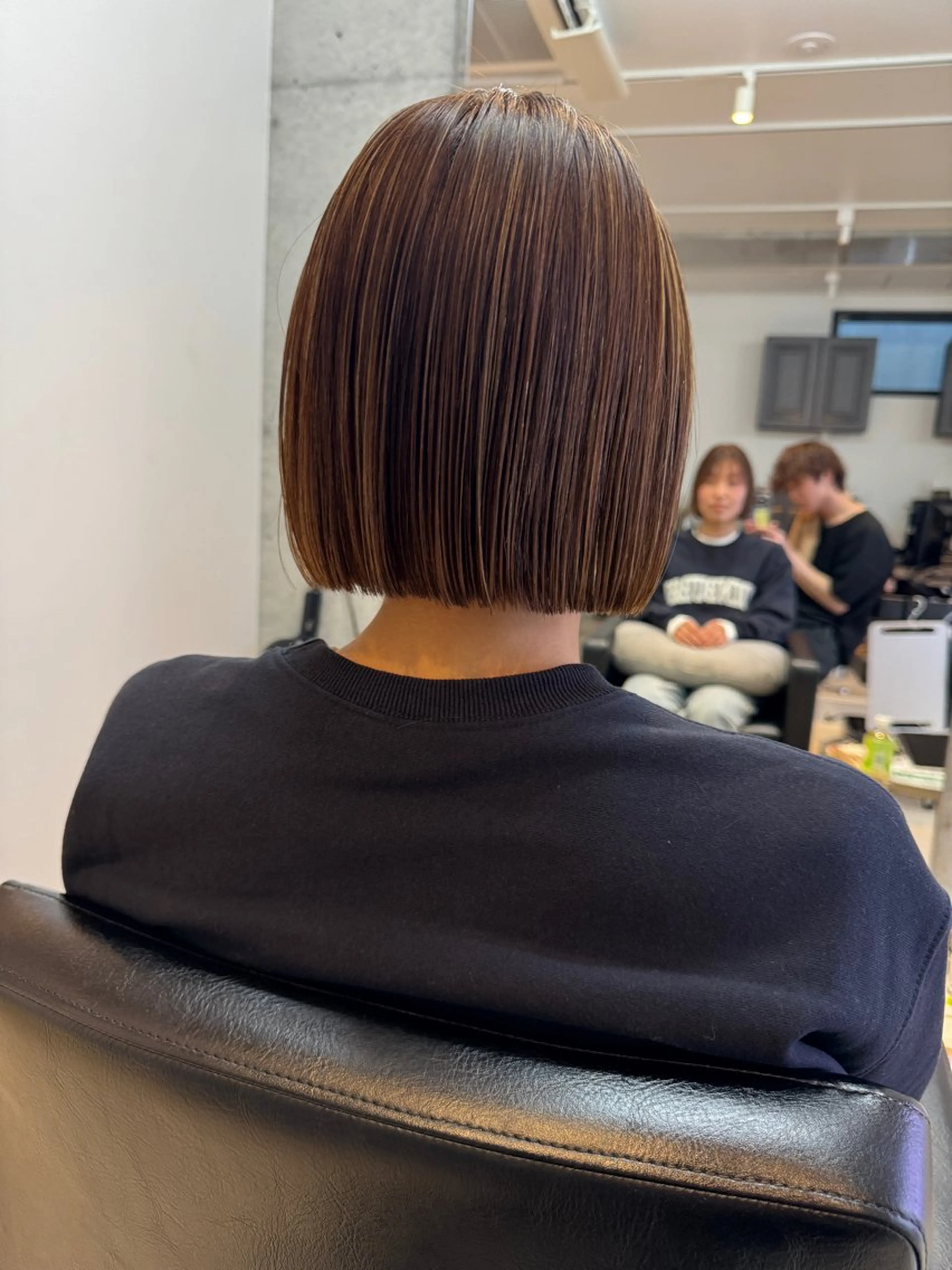 ショート カラー カット 縮毛矯正 切りっぱなしボブ/ 縮毛矯正/新宿/航輝のヘアスタイル