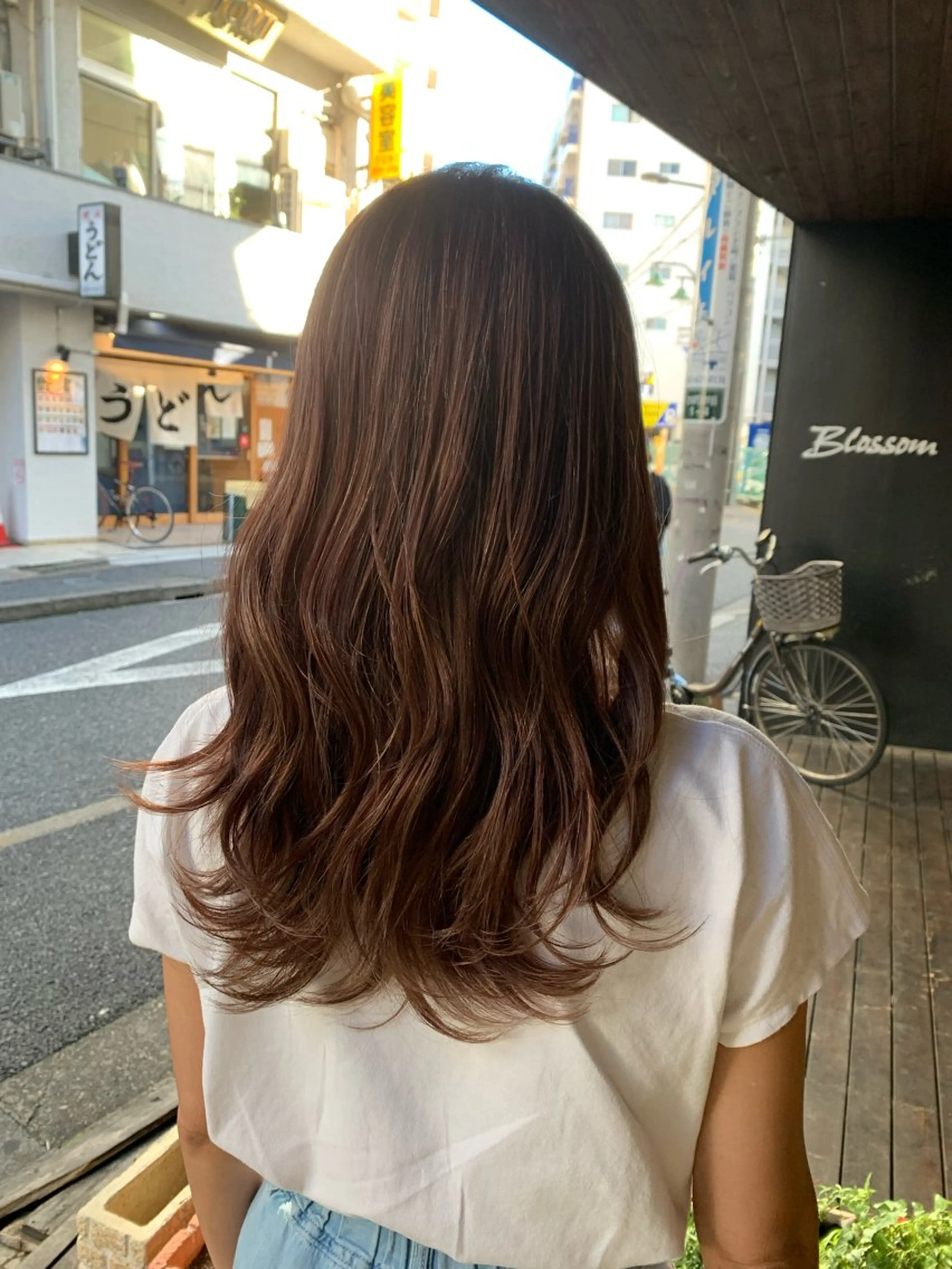ミディアム カラー バレイヤージュ ブリーチ ブラウンカラー デザインカラー イヤリングカラー ひばりヶ丘美容室 ✂︎藤原珠輝✂︎のヘアスタイル