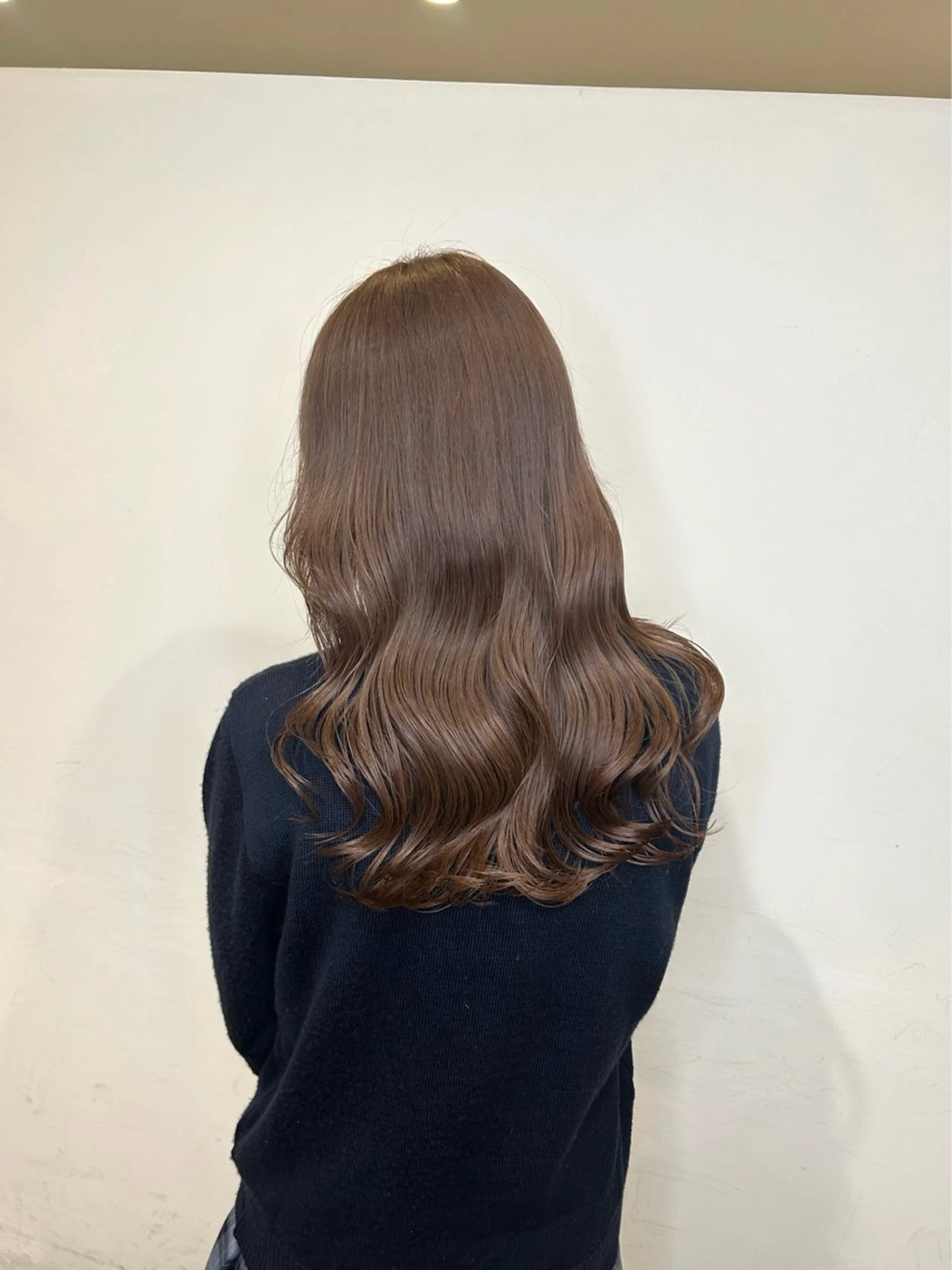 ロング ヘアカラー 北田 美琴 / 柔らかいカラーのヘアスタイル