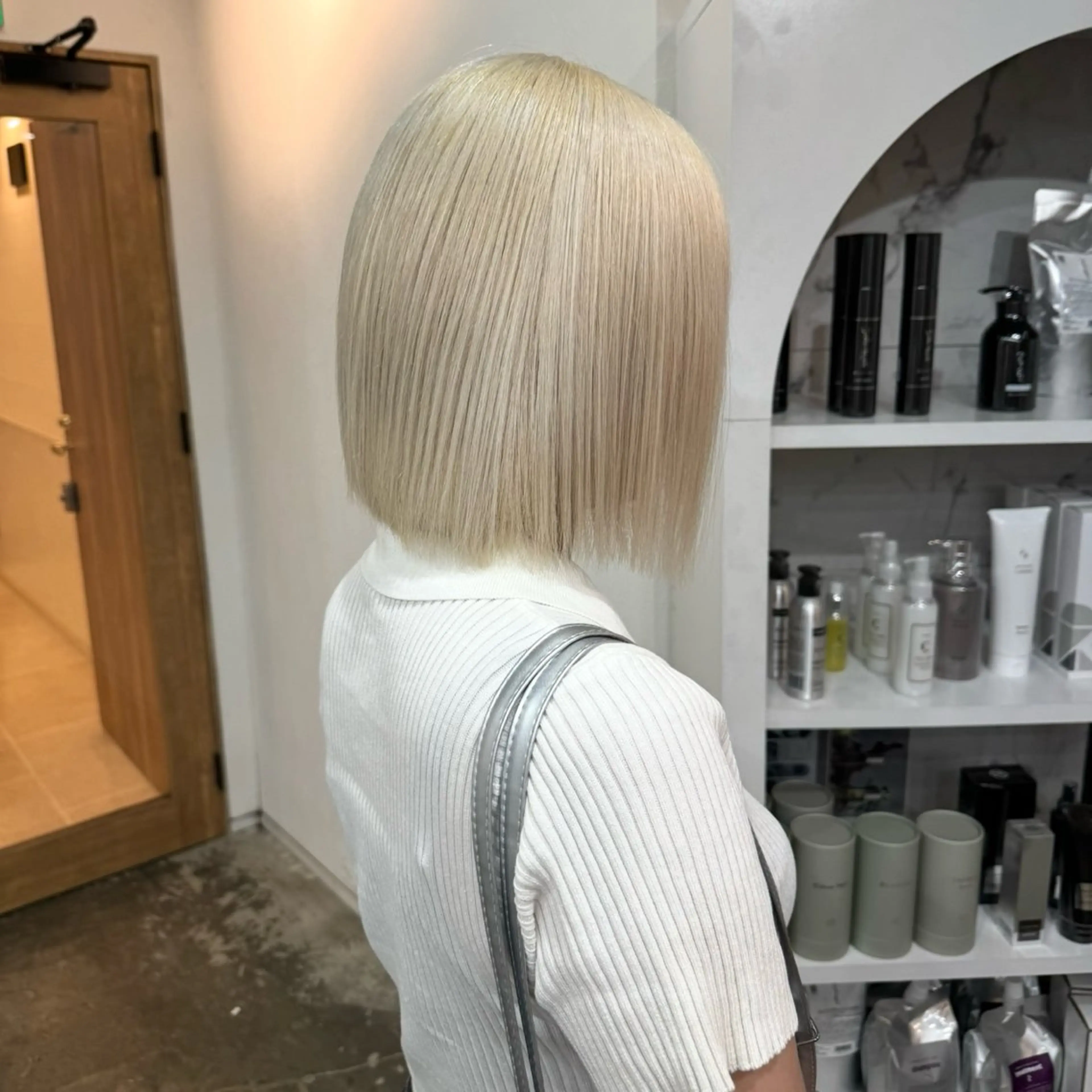 ショート カラー ブロンド ホワイトブロンド ヘアカラー カットモデル୨୧大阪 梅田タカシマリナ♡のヘアスタイル