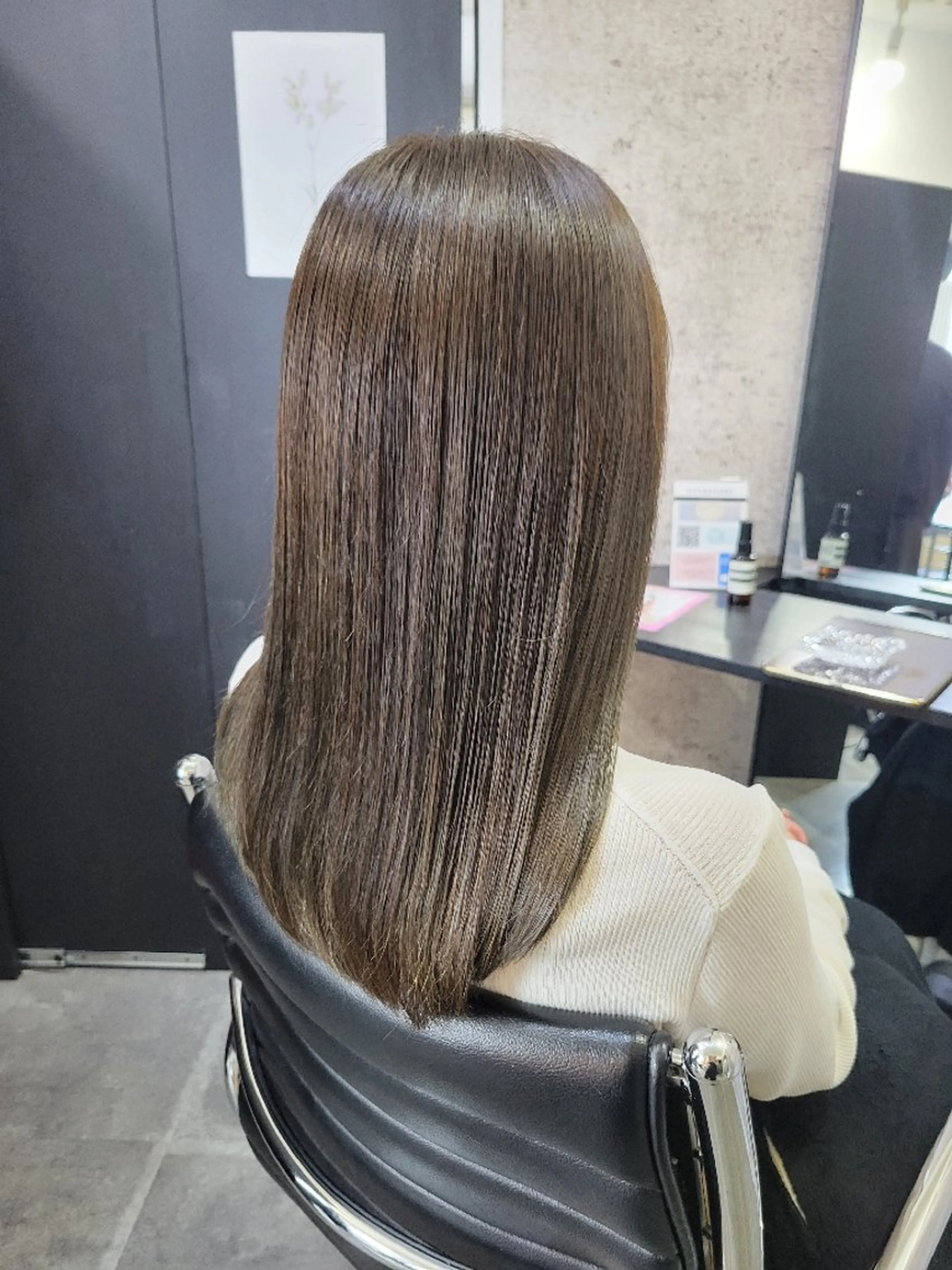 セミロング カラー ベージュカラー ブリーチ ブリーチなしカラー オリーブベージュ Day＆Night所属・Day&Night [店長]Chiakiのヘアスタイル