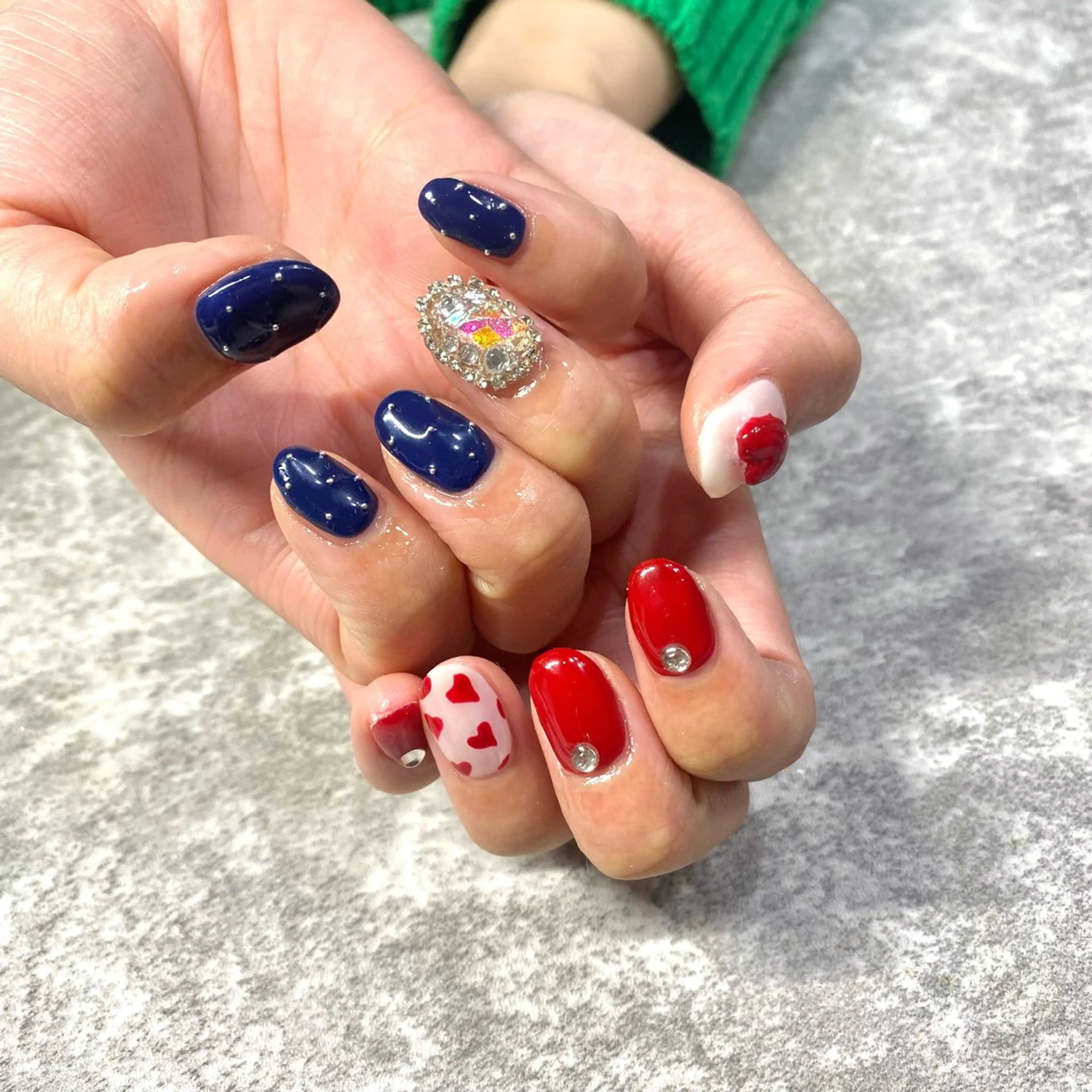 ネイル ドット ハート ネイビー 赤色 ハンドネイル ★Rinail... .のネイルデザイン