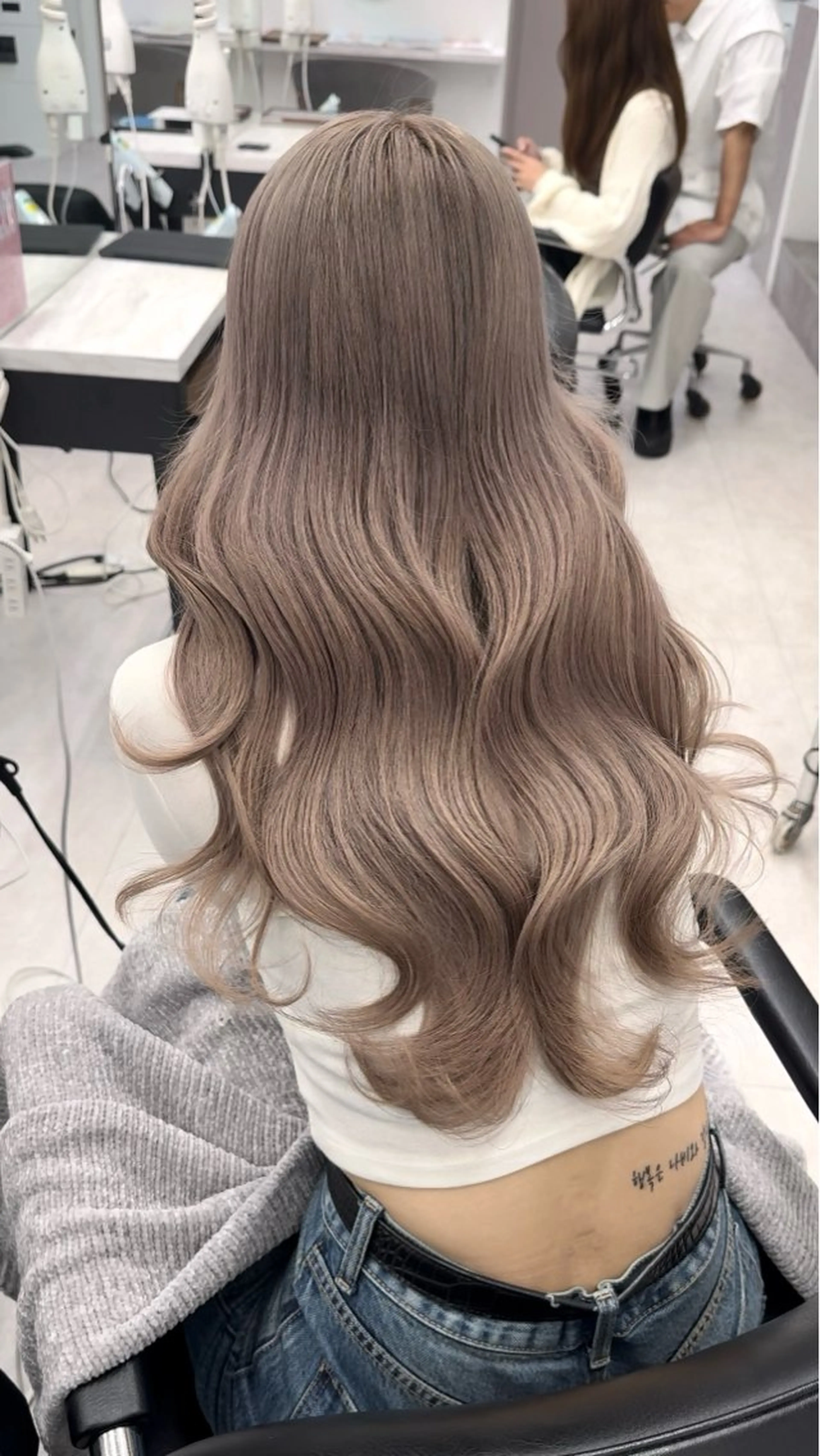 ロング カラー 高島大登/顔周り /ミルクティーのヘアスタイル