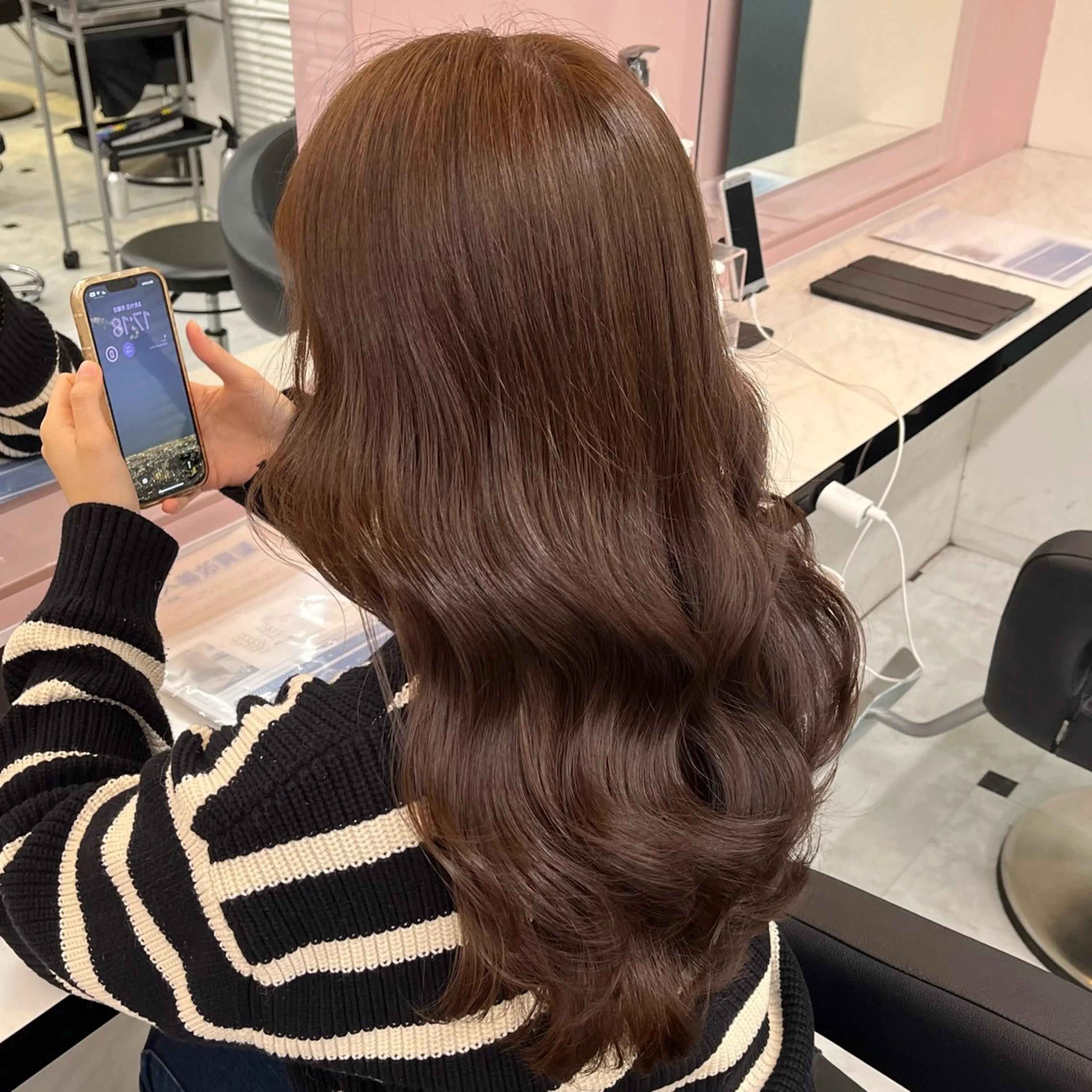 セミロング カラー ヘアアレンジ ヘアカラー トリートメント ヘッドスパ ヘアセット 🍒透明感カラー🌨 🥕ハイトーンカラーのヘアスタイル