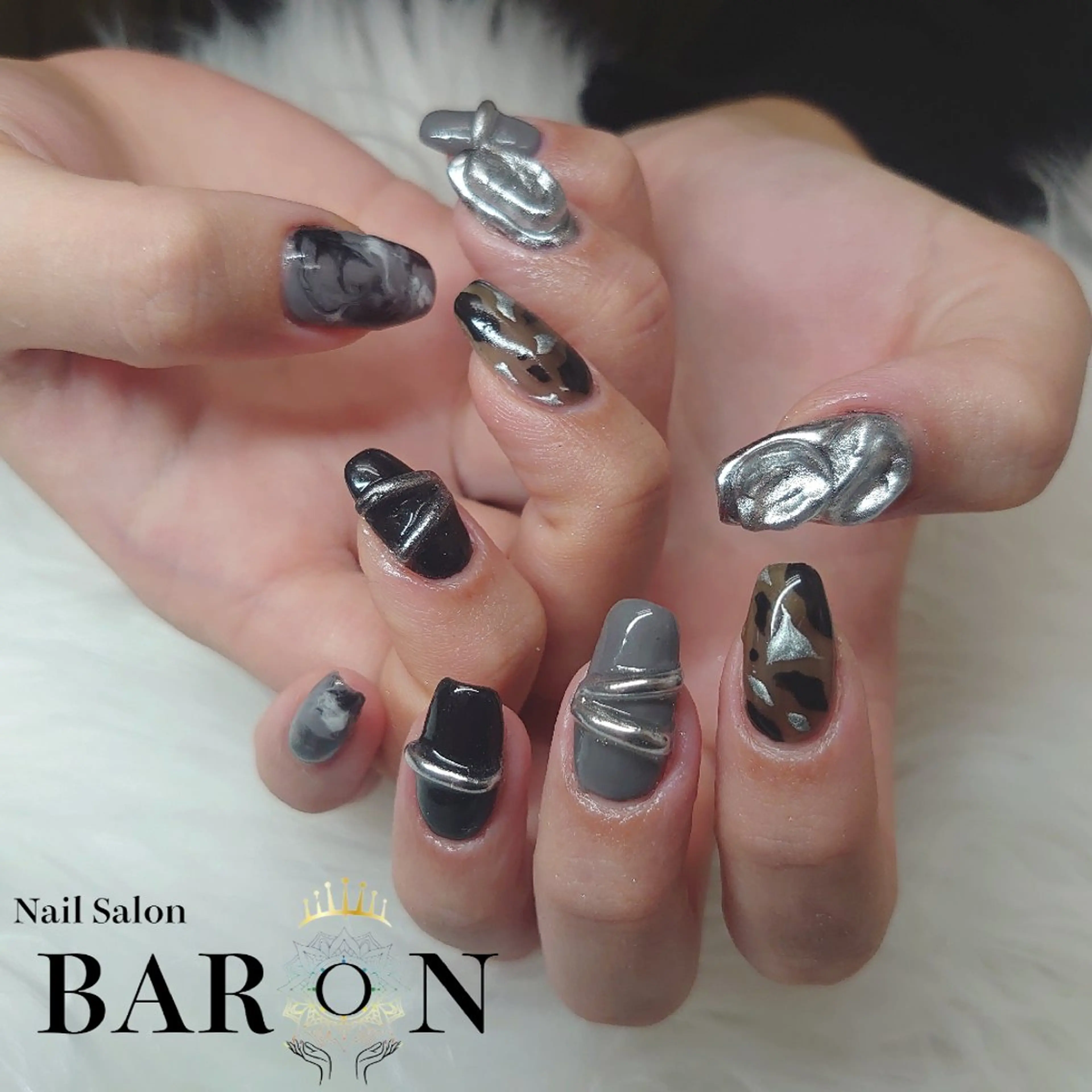 ネイル 持ち込み ニュアンスネイル シルバー ♛BARON♛ AOIのネイルデザイン