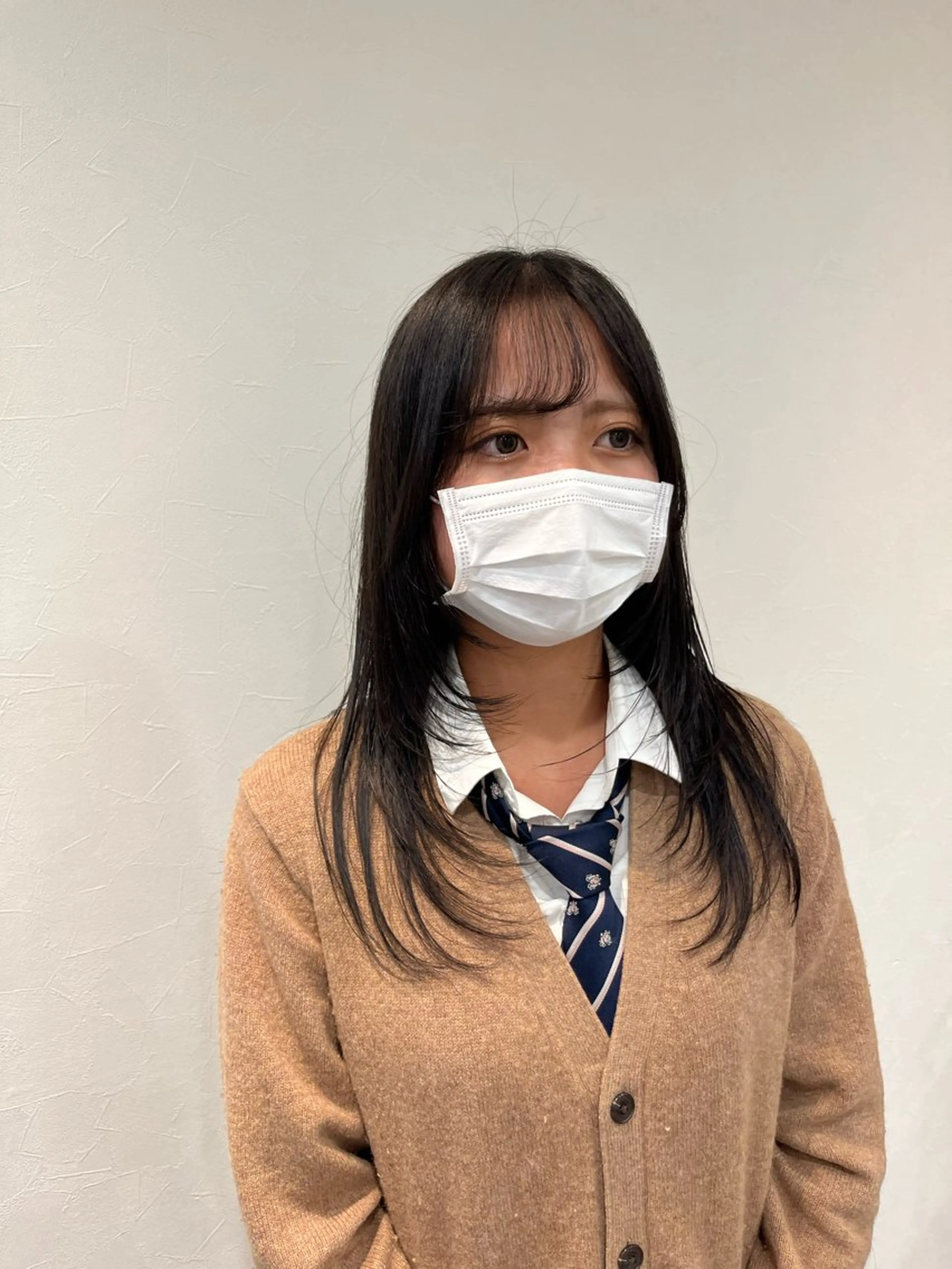 ロング レイヤーカット カット anon Loemのヘアスタイル