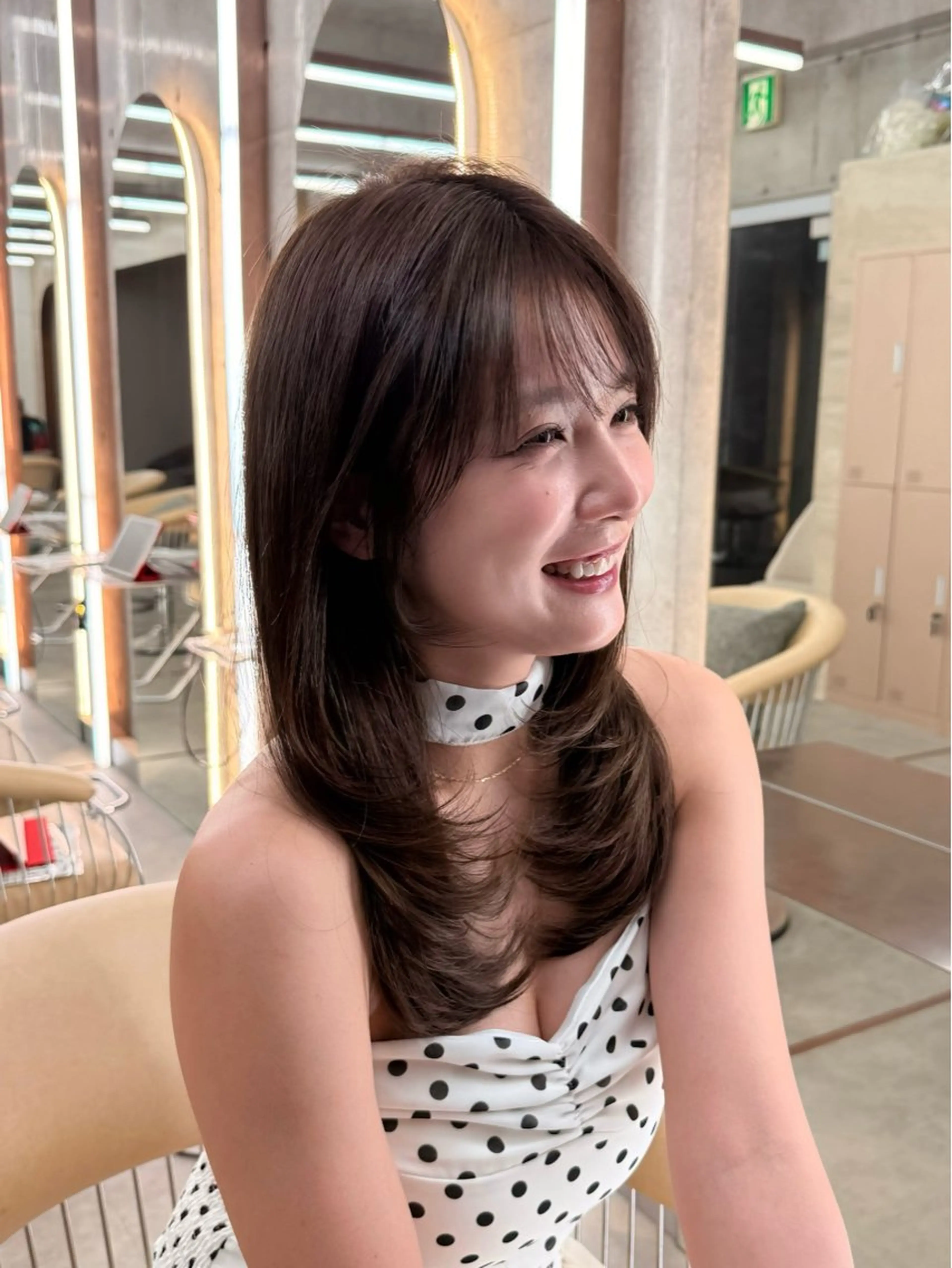 セミロング 縮毛矯正 トリートメント 韓国レイヤー🩵ダメ ージレスケアカラーのヘアスタイル