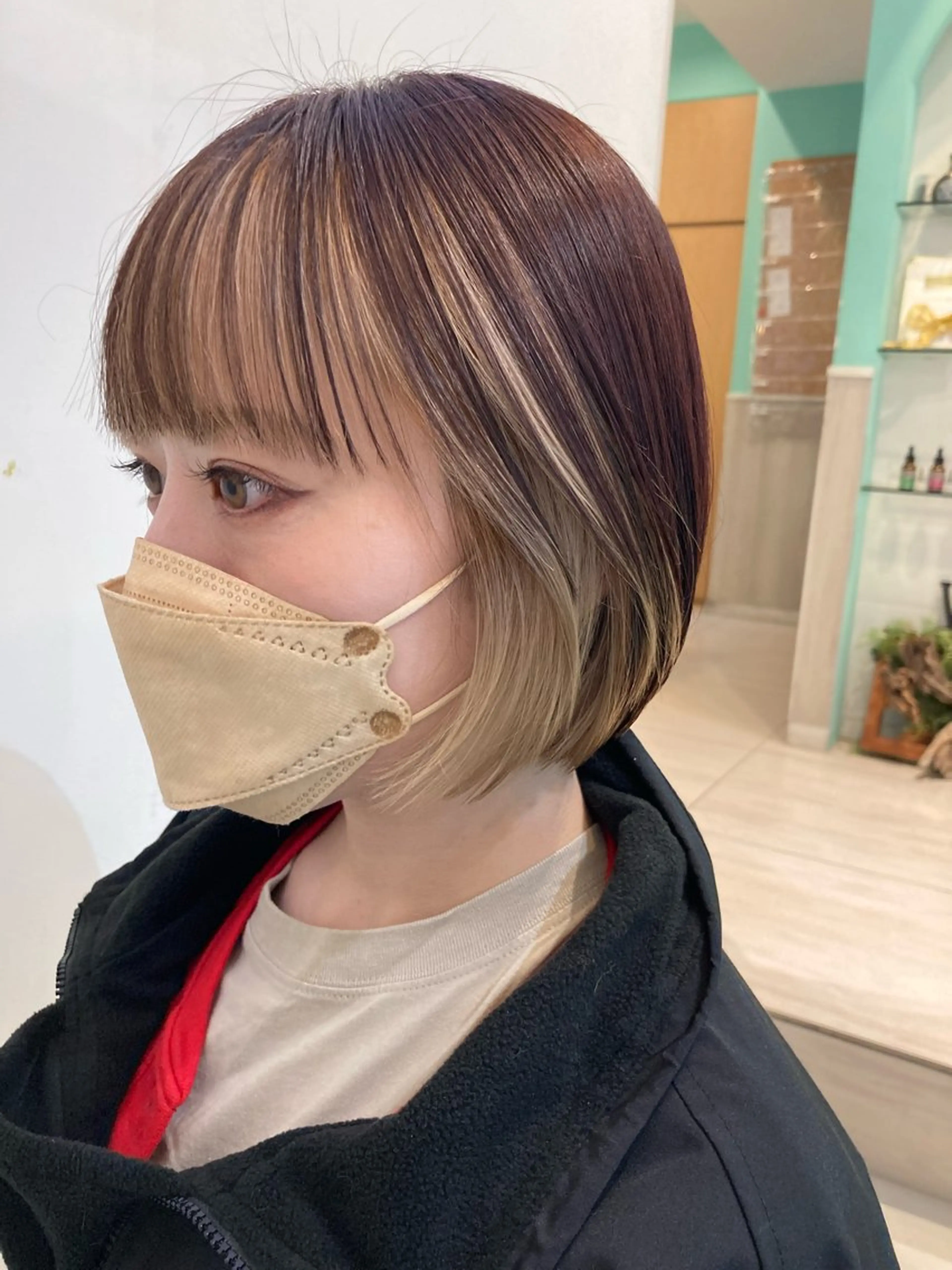 ショート カラー ベージュカラー ハイトーンカラー ハイトーンベージュ インナーカラー ピンクカラー ヘアカラー 綿貫 美香のヘアスタイル