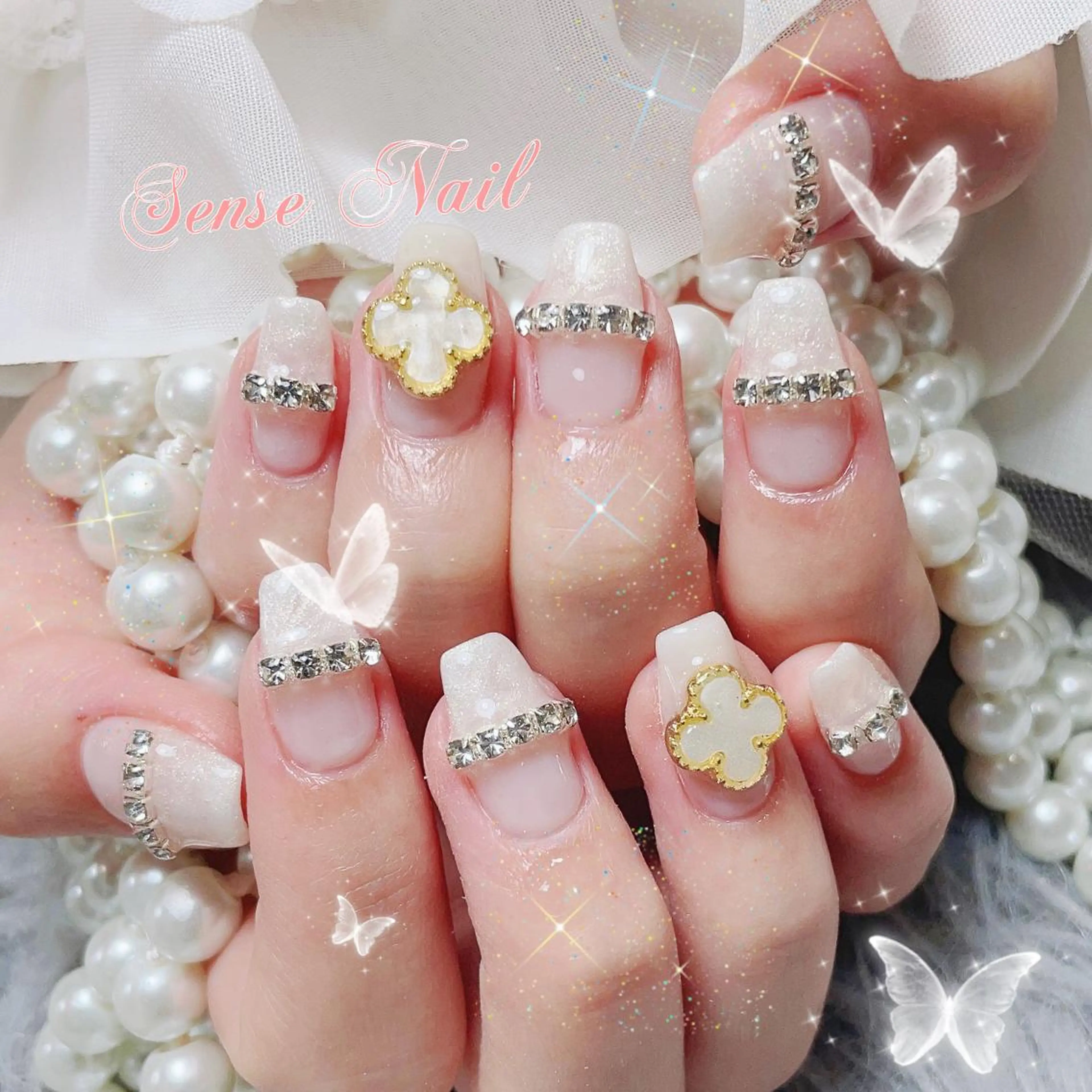 ネイル ハンドネイル ハンドケア Queenie 🦋のネイルデザイン