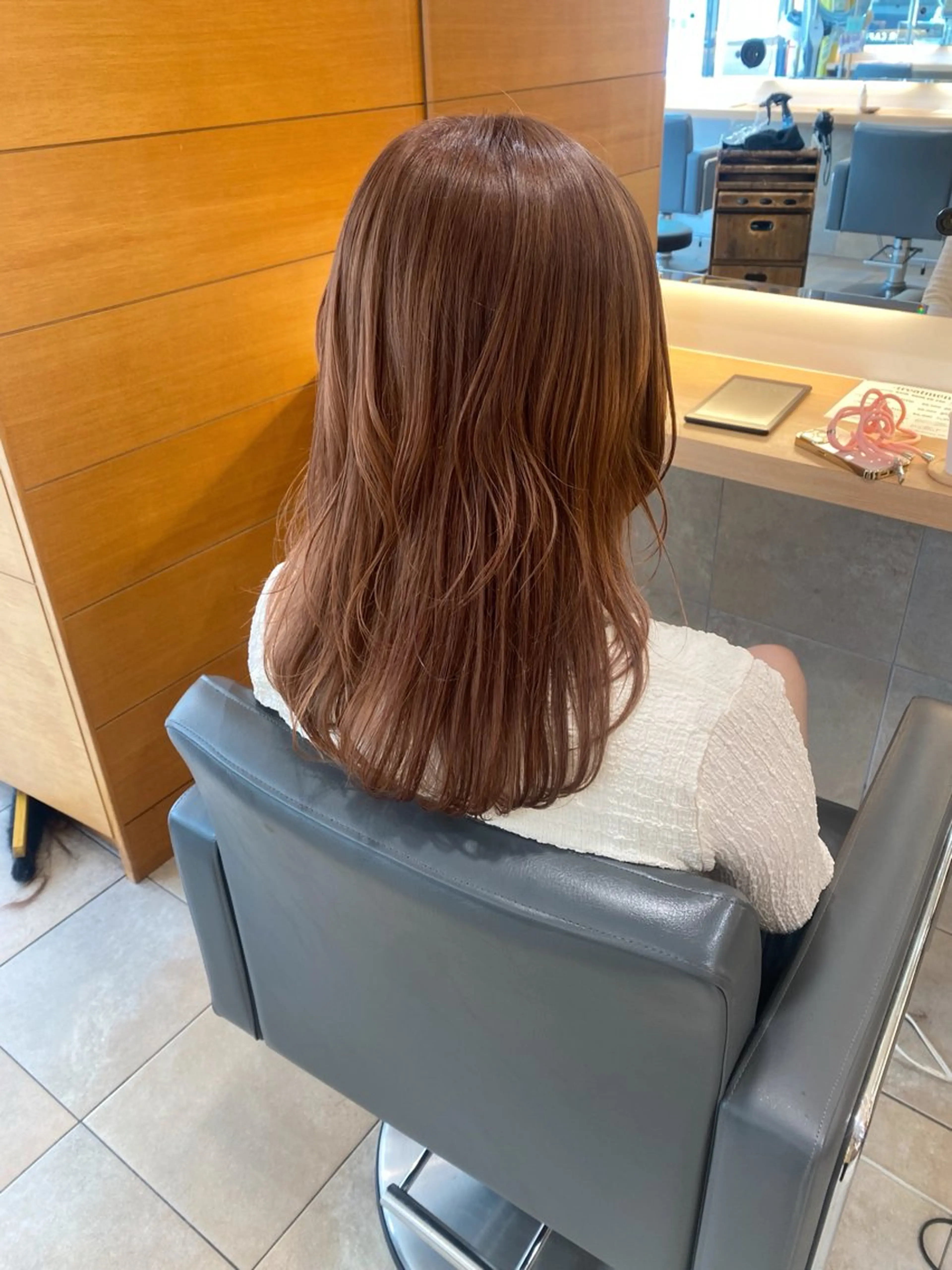 セミロング ヘアカラー 谷川 あかりのヘアスタイル