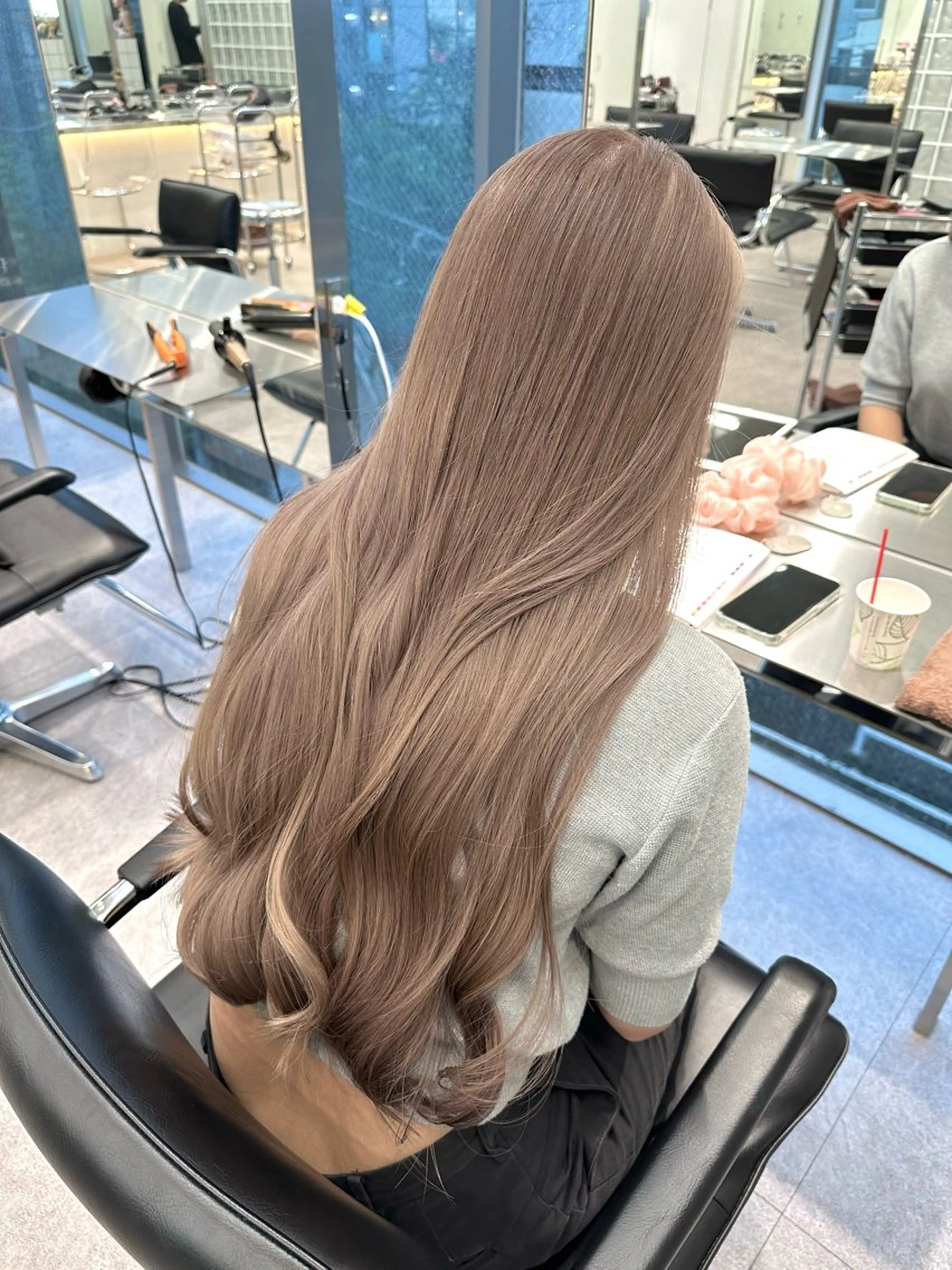 ロング カラー ベージュカラー ブリーチ ブロンド ダブルカラー ハイトーンカラー ❣️本日ショート カット大募集❣️のヘアスタイル