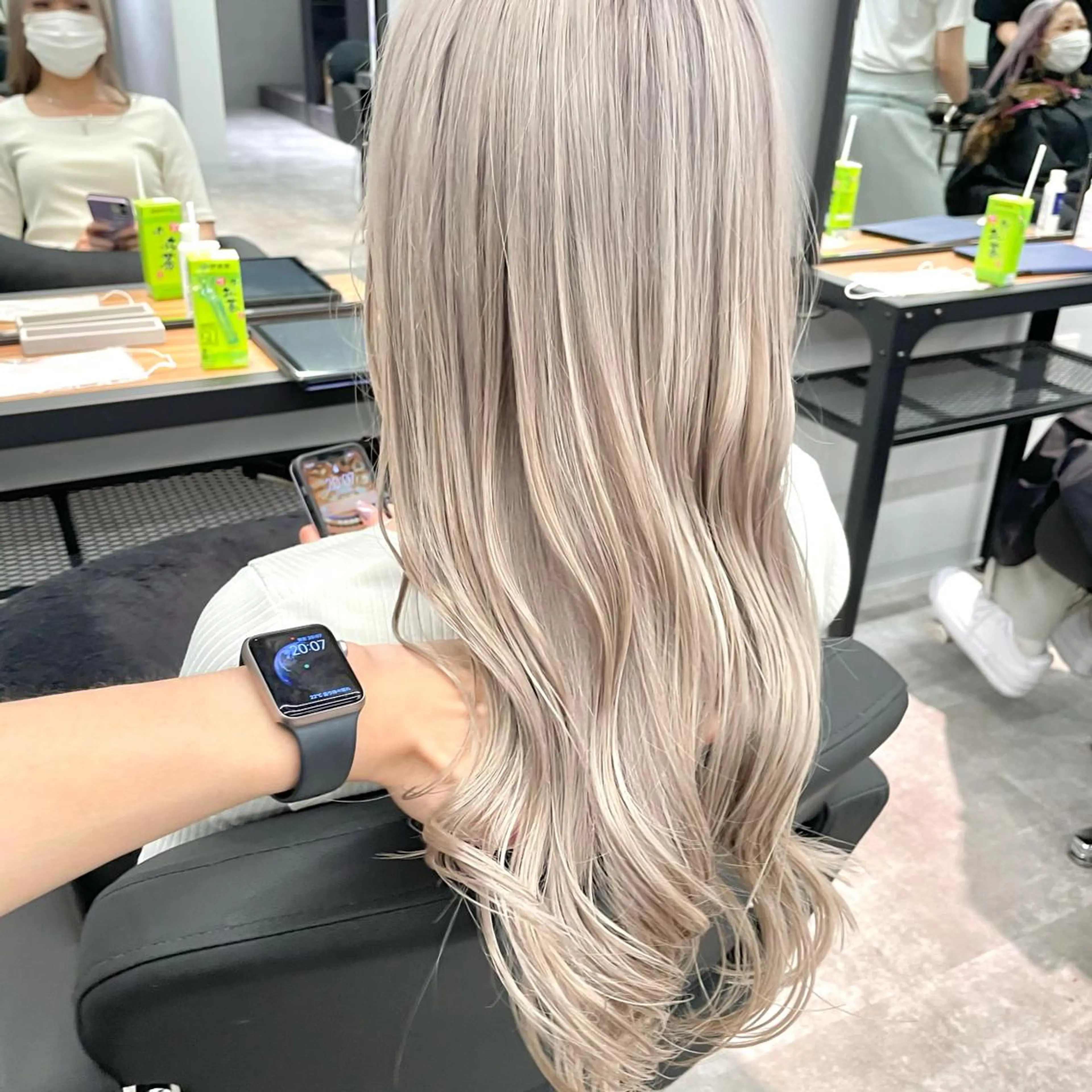 ロング カラー ベージュカラー ホワイトベージュ ヘアカラー トリートメント LINDO TOKYO所属・✨ハイトーン✨ 濱田知孝のヘアスタイル