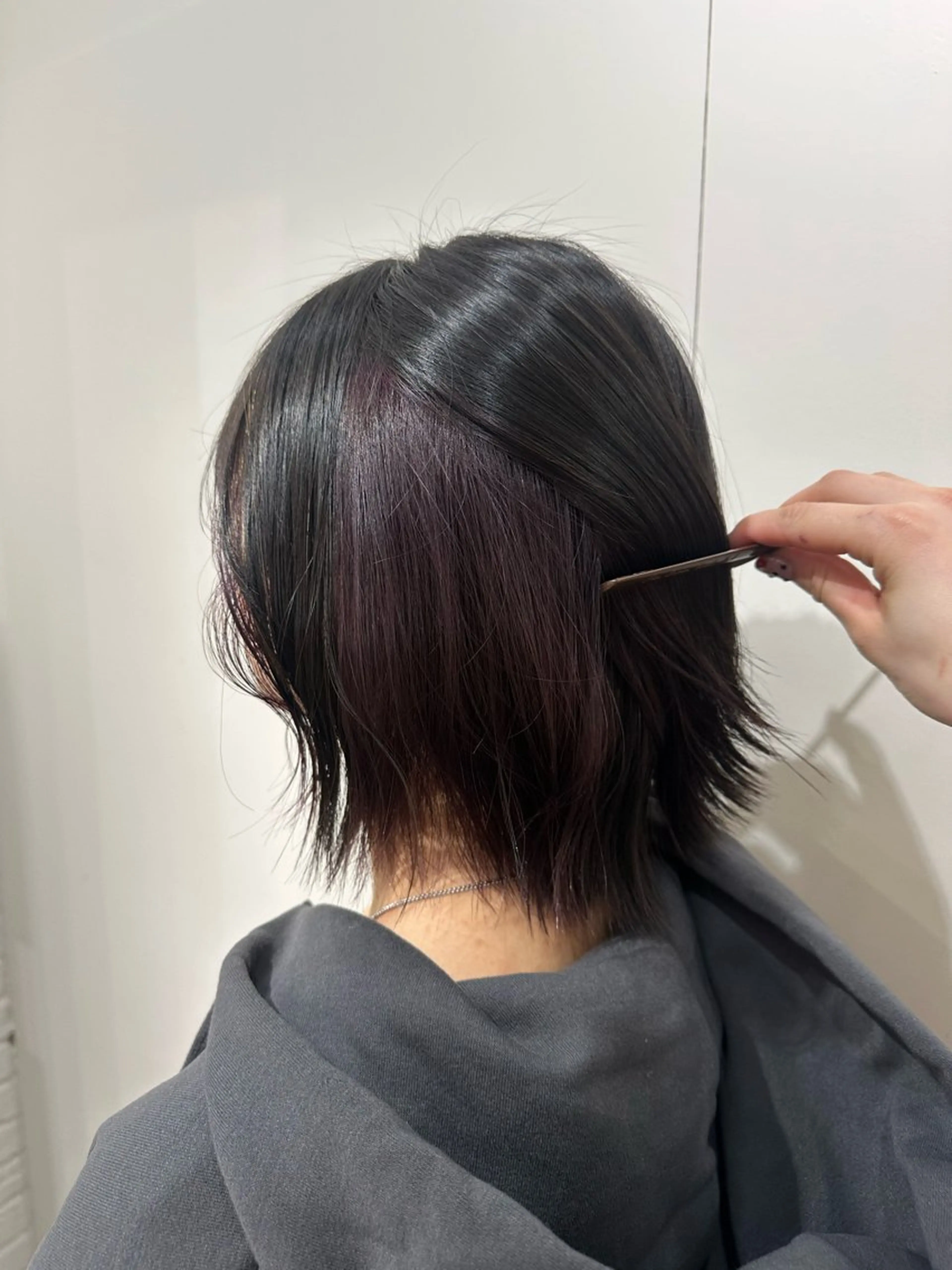 ミディアム パープルカラー ヘアカラー ともえ / ベージュ カラー🧸🏷🤎のヘアスタイル