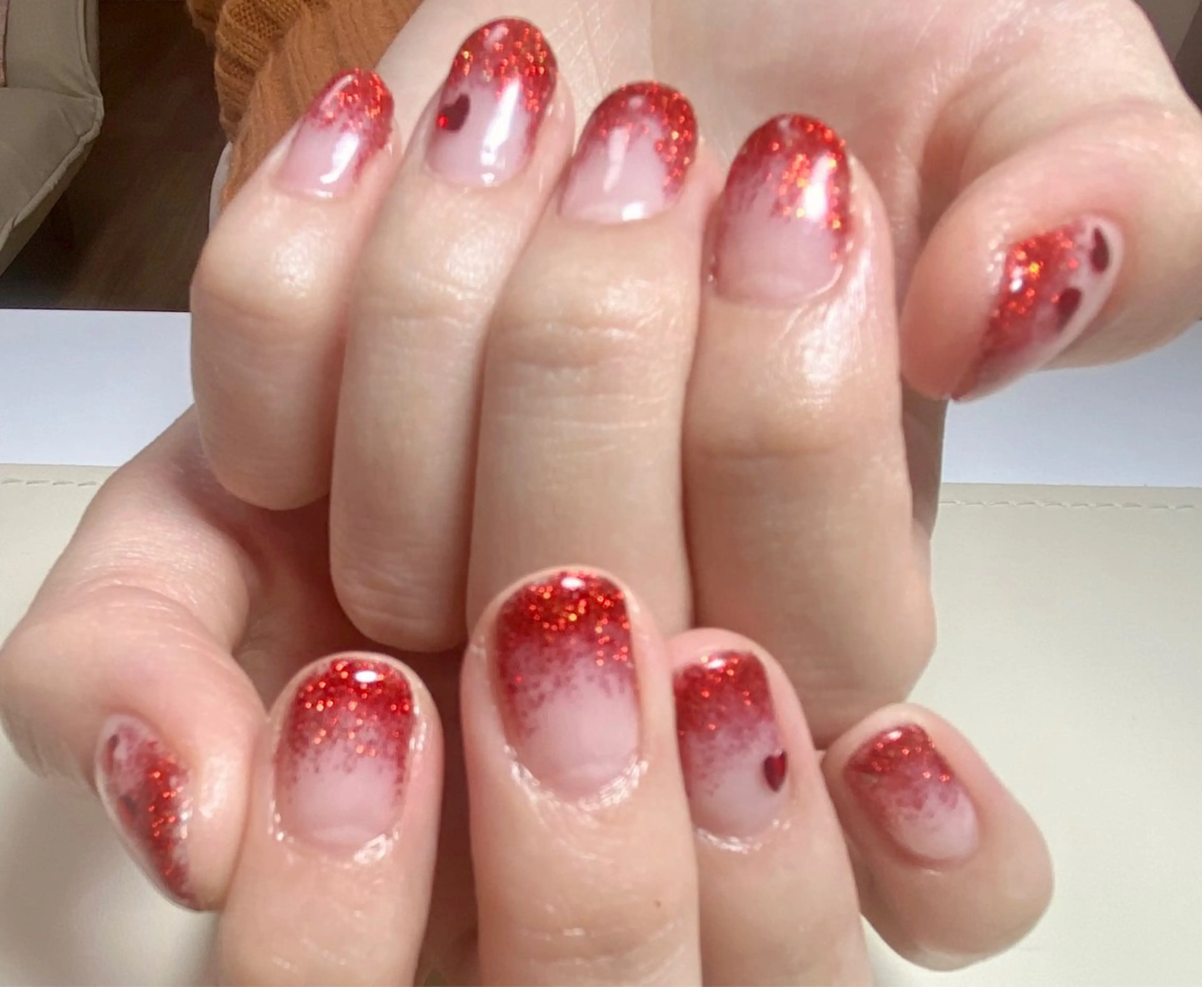 ネイル ハート ホログラムネイル ラメ(グリッター) ラメグラデーション 赤色 ハンドネイル Nail Salon K 🧸美爪育成のネイルデザイン