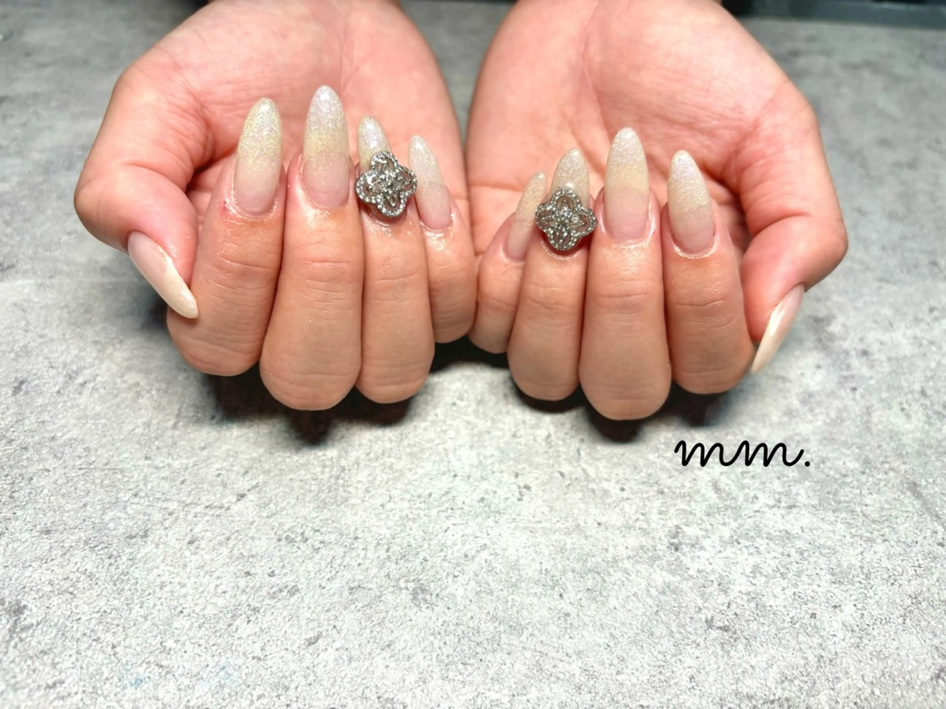 ネイル グラデーション シンプルネイル ハンドネイル mm. ✨Ayuna✨のマツエク・マツパデザイン