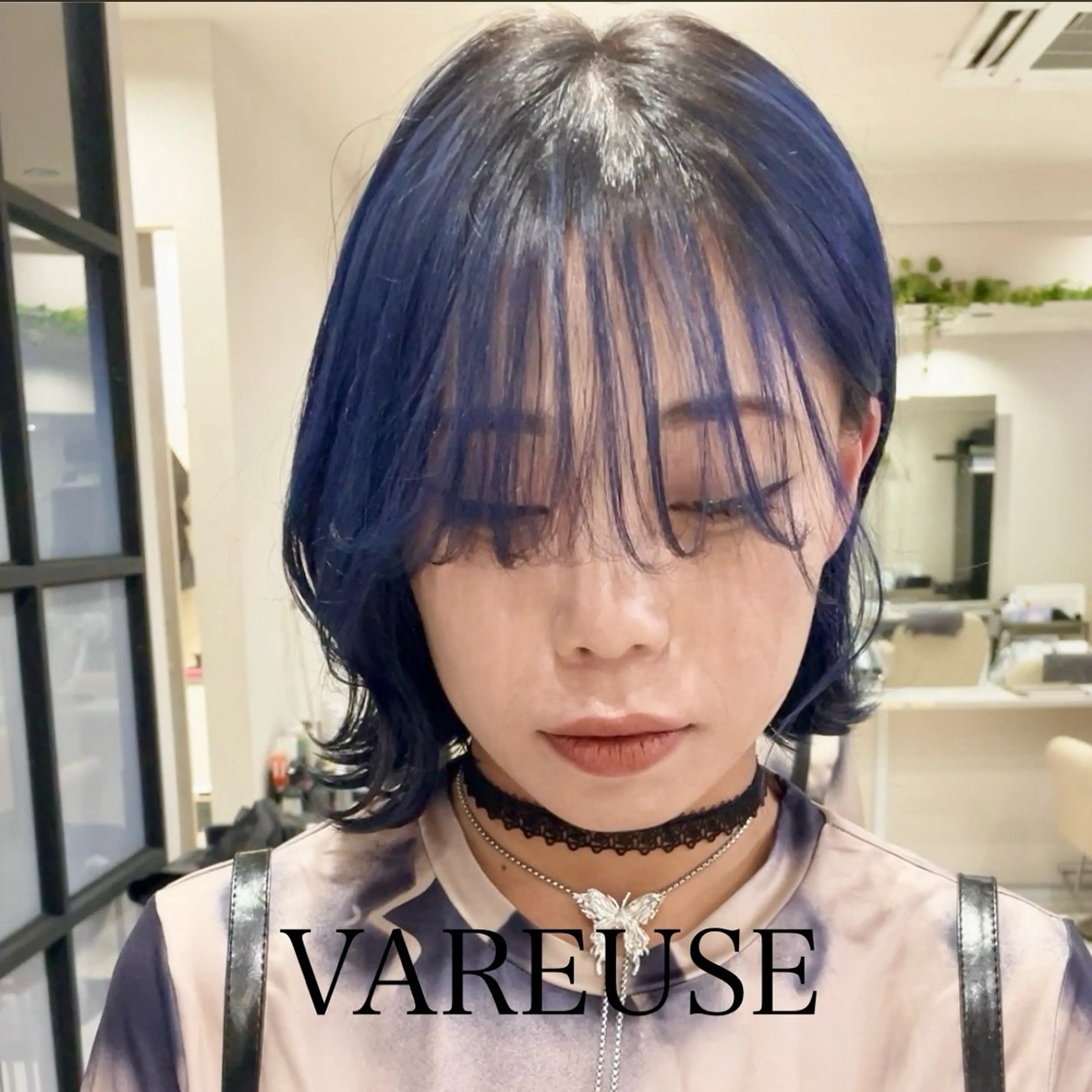 ショート カラー ブルーカラー ヘアカラー VAREUSE所属・石釜 咲のヘアスタイル