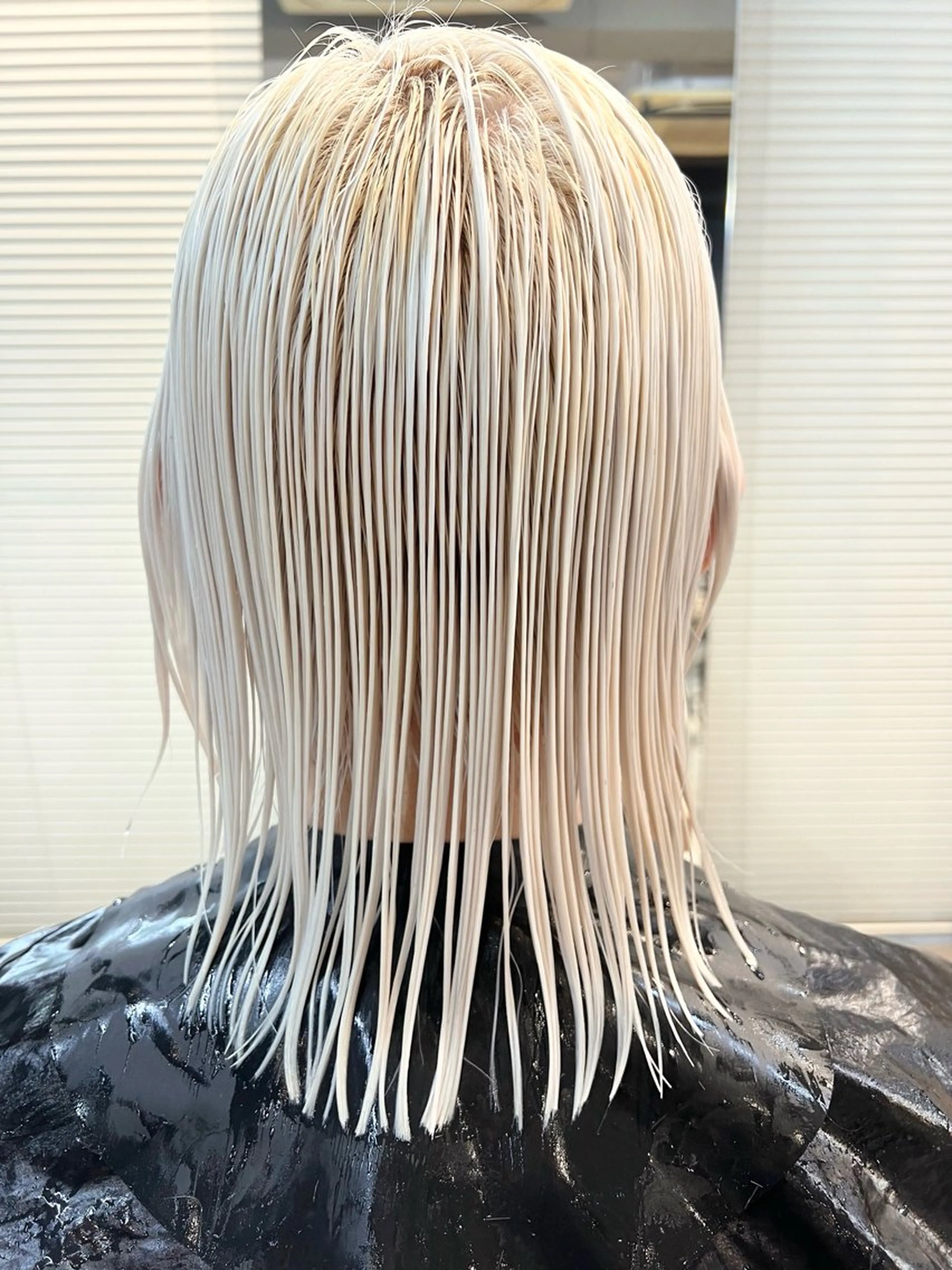 ミディアム カラー ブリーチ daiki 原宿のヘアスタイル