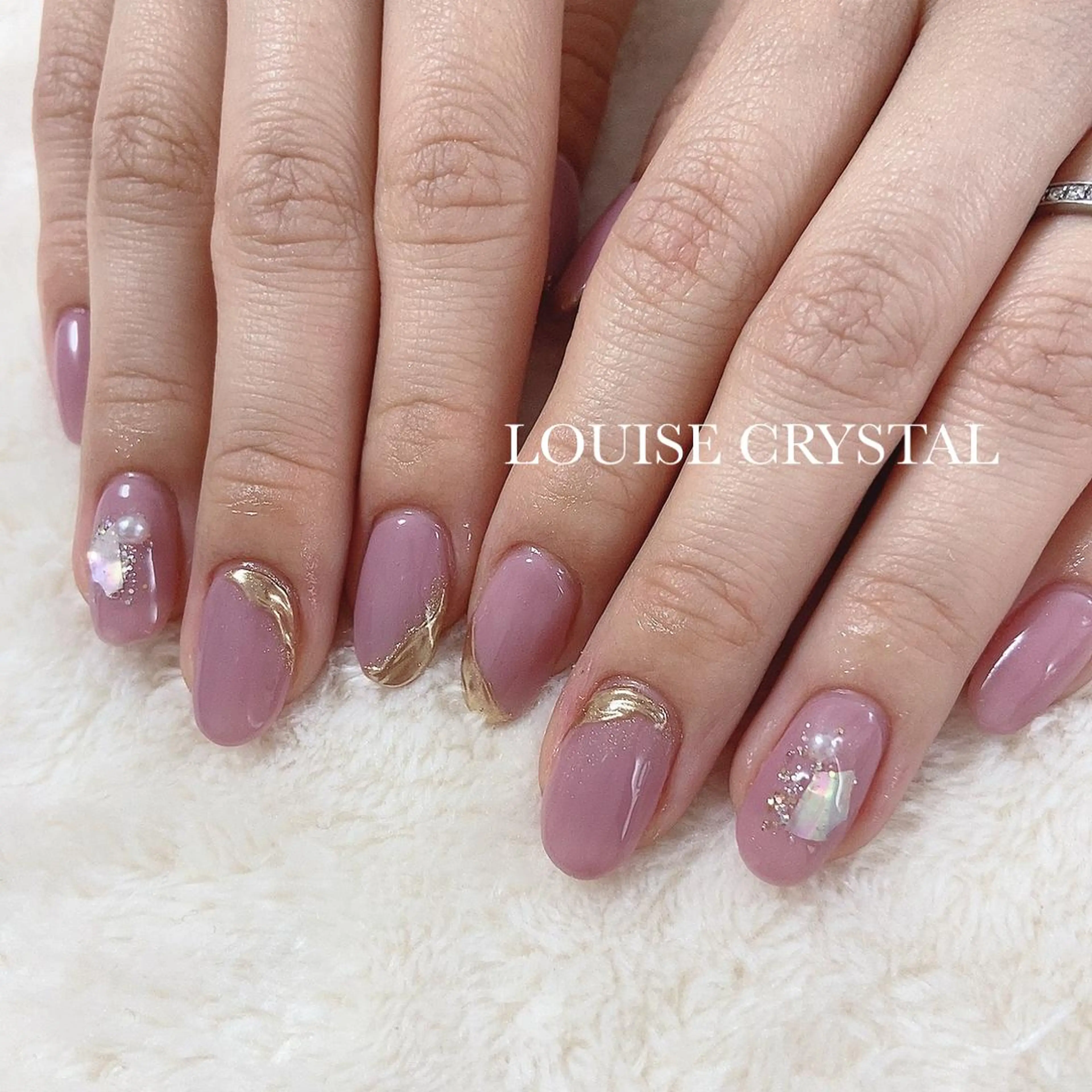 ネイル ハンドネイル LOUISE CRYSTALのネイルデザイン