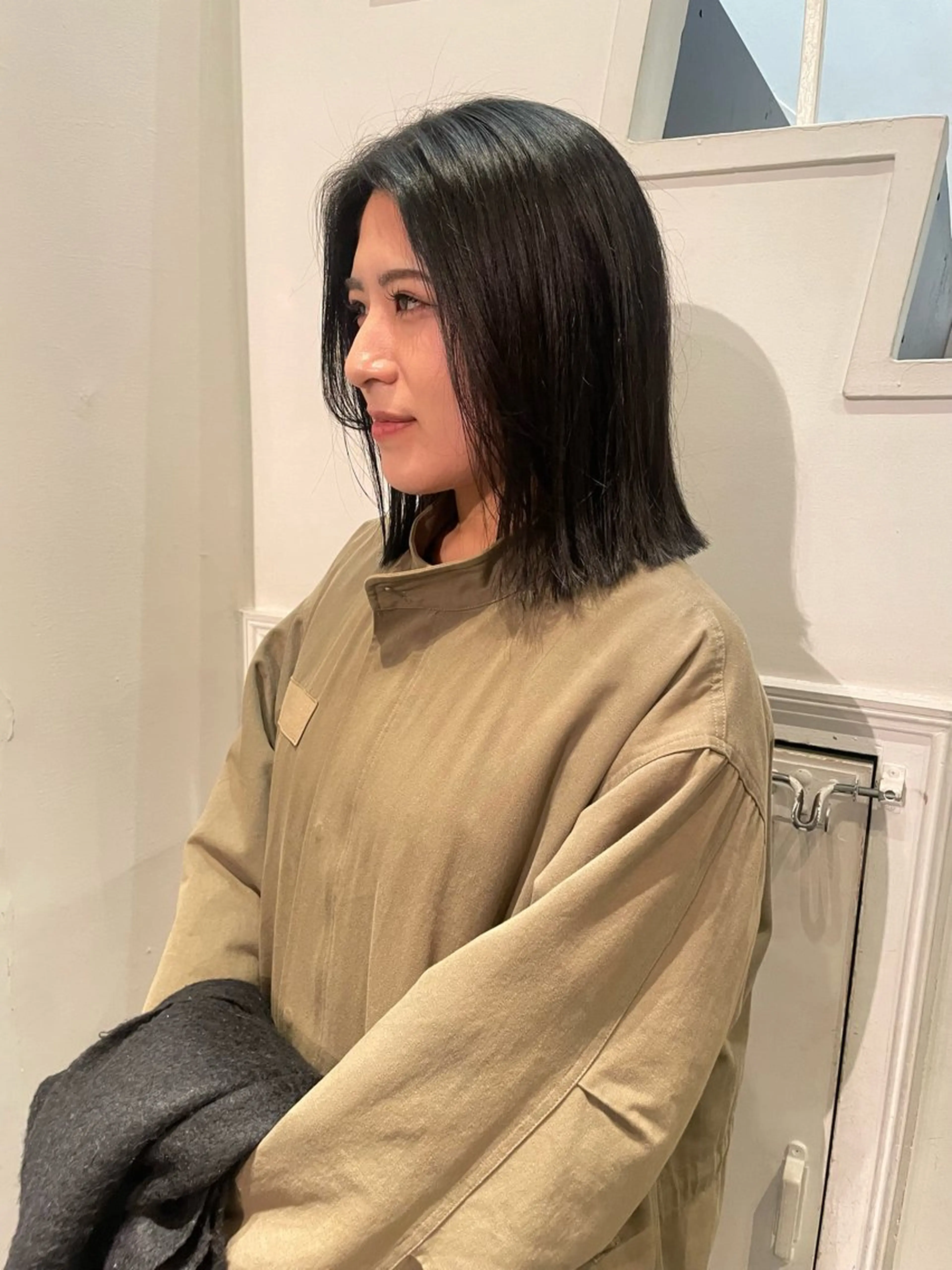 ミディアム カラー カット ヘアカラー トリートメント 向坂 亜美のヘアスタイル